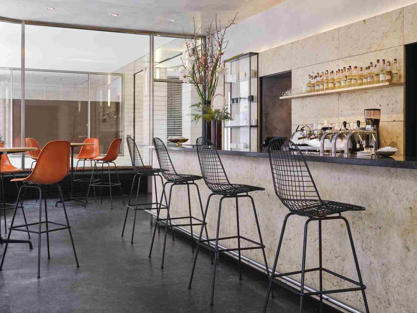 Eames Wire Bar Stool Tabouret de bar haut Vitra 