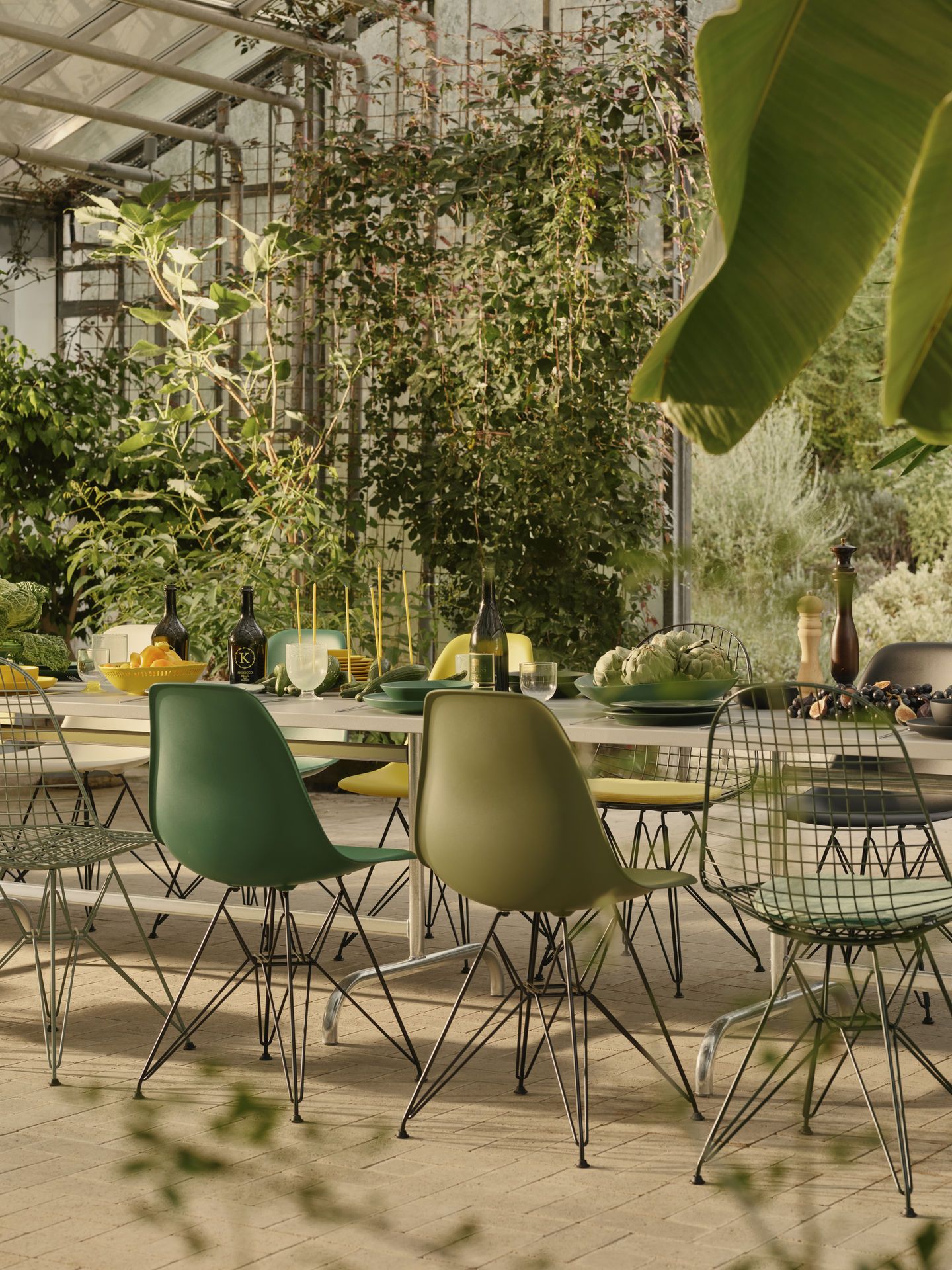 Eames Plastic Side Chair DSR chaise Vitra
