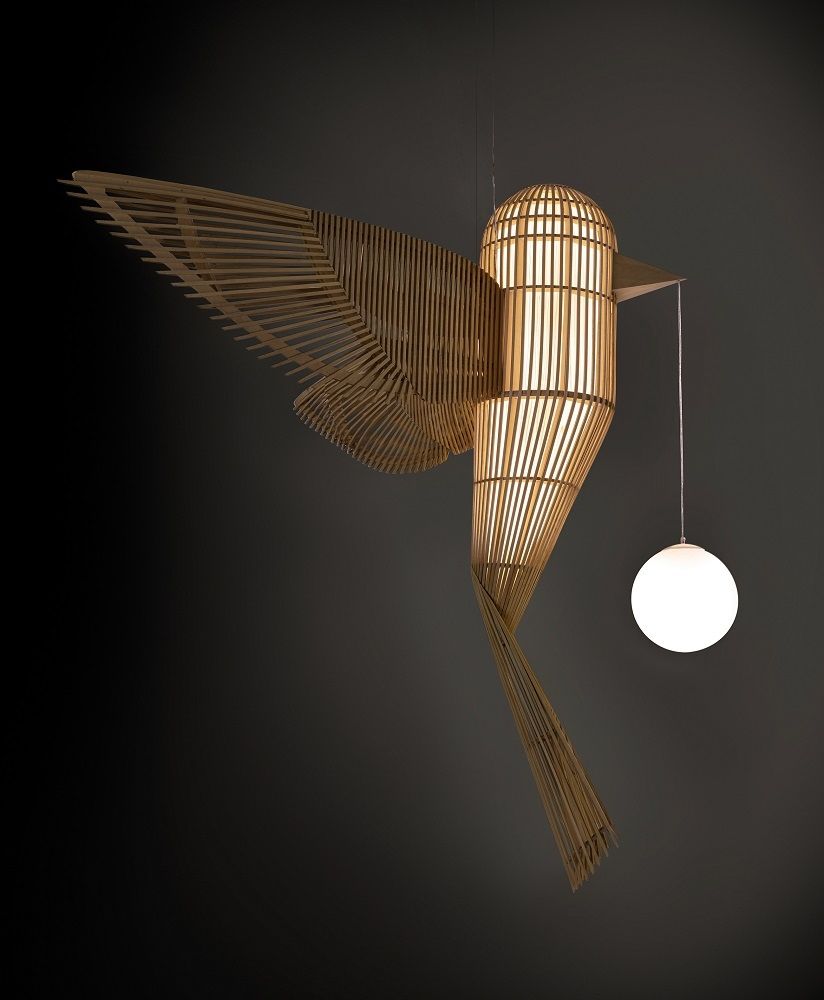 Big Bird Leuchte: Vertikale Hängeleuchte in Vogelform, dimmbar, von LZF Lamps.