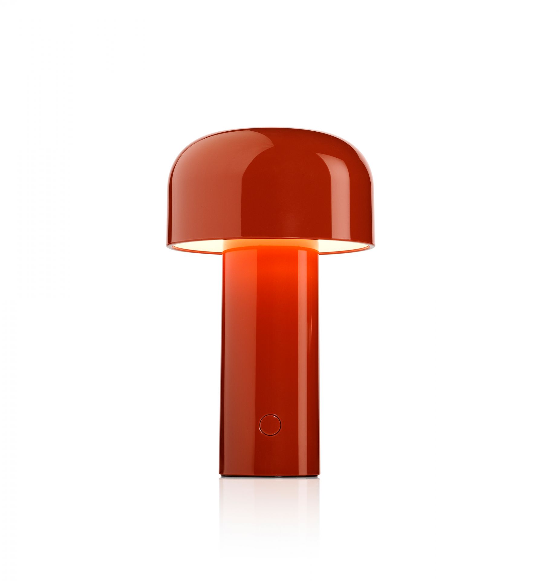 Bellhop Akku Tischleuchte von Flos in Ziegelrot, modernes Design, warmes Licht.