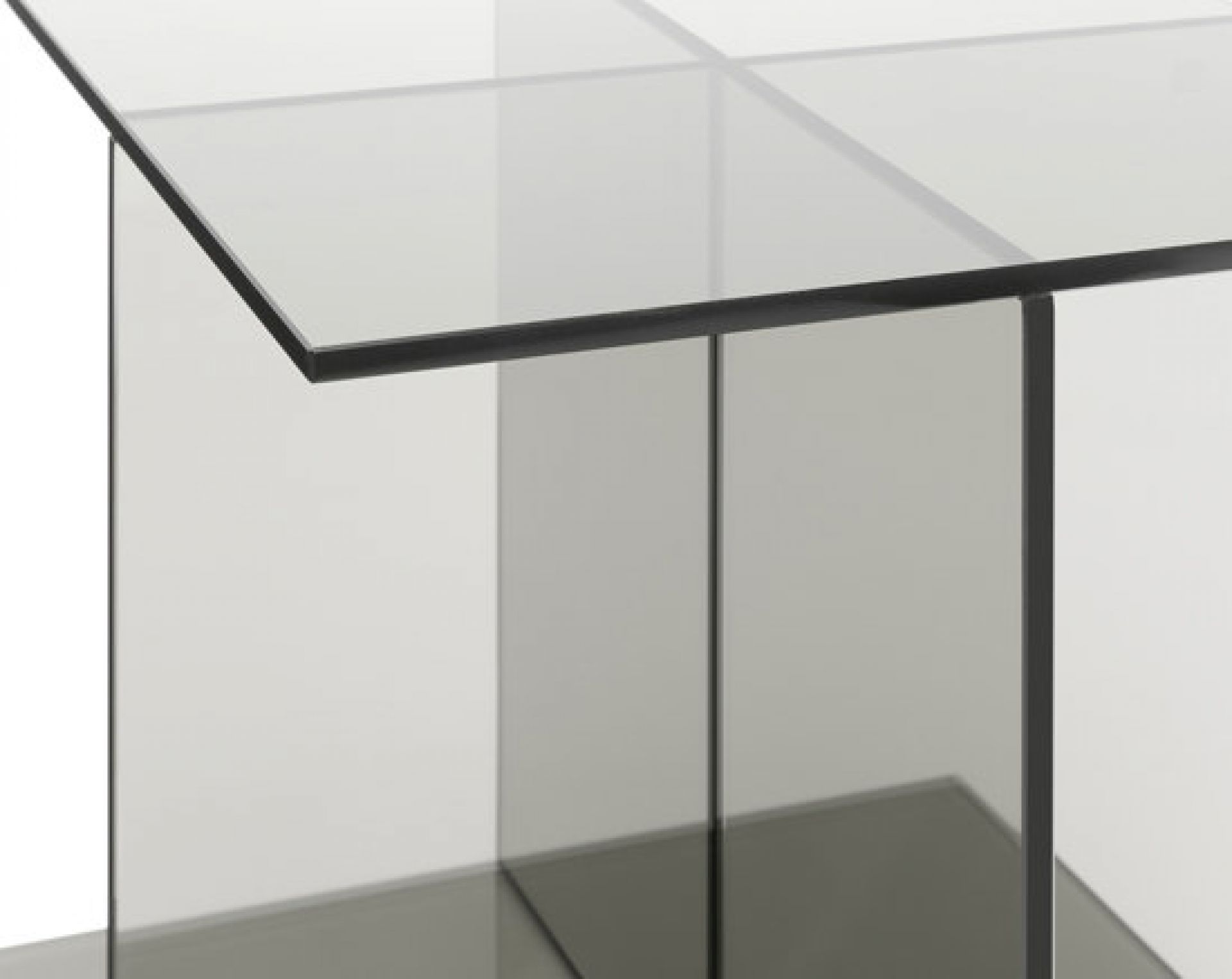 CT08 Vier Table d'appoint de Philipp Mainzer e15
