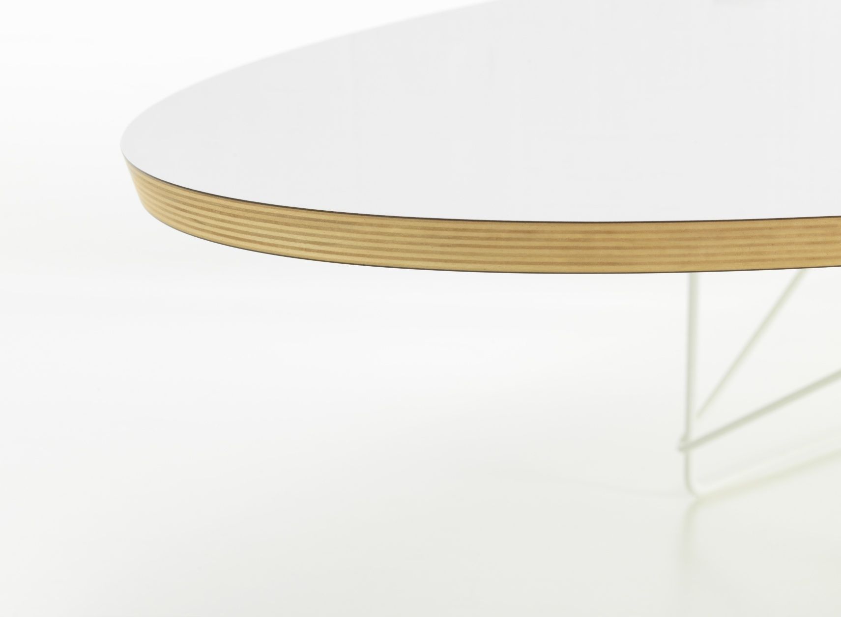 Elliptical Table ETR Table Eames / table basse Vitra HPL blanc, piétement blanc revêtu par poudre