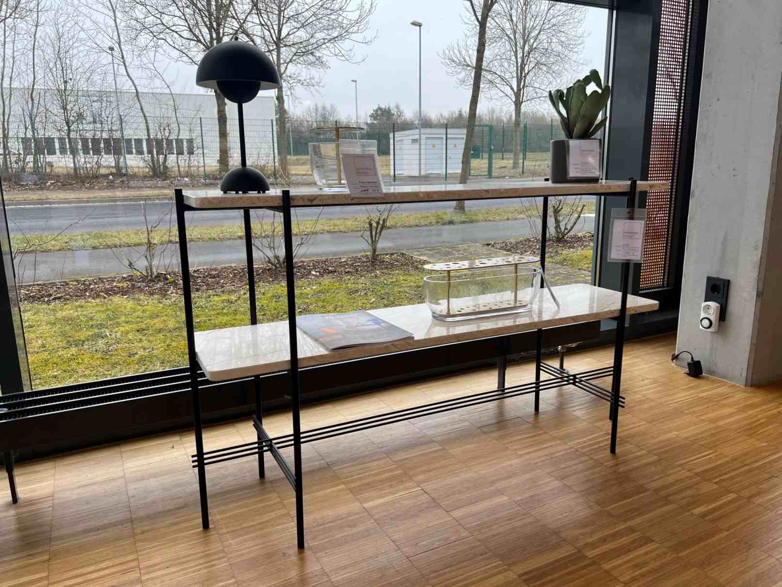 TS Console Marquina Blanc Marbre Gubi PIÈCE D'EXPOSITION