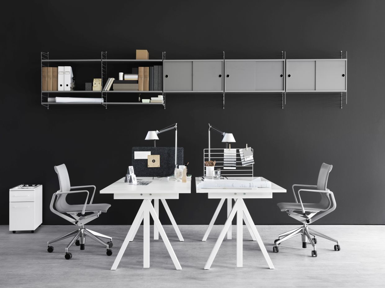 Bureau réglable en hauteur String Furniture