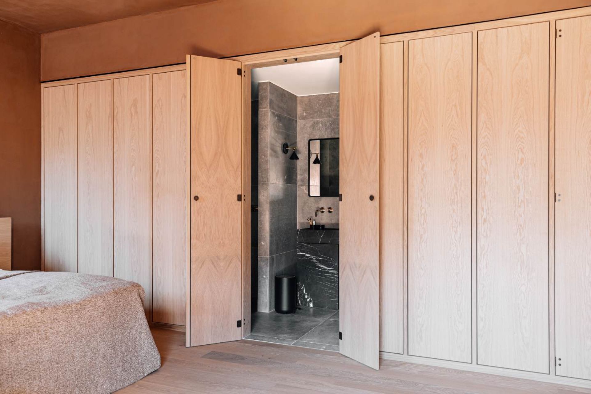 Norm Wall Mirror Rectanglar Wall mirror Audo