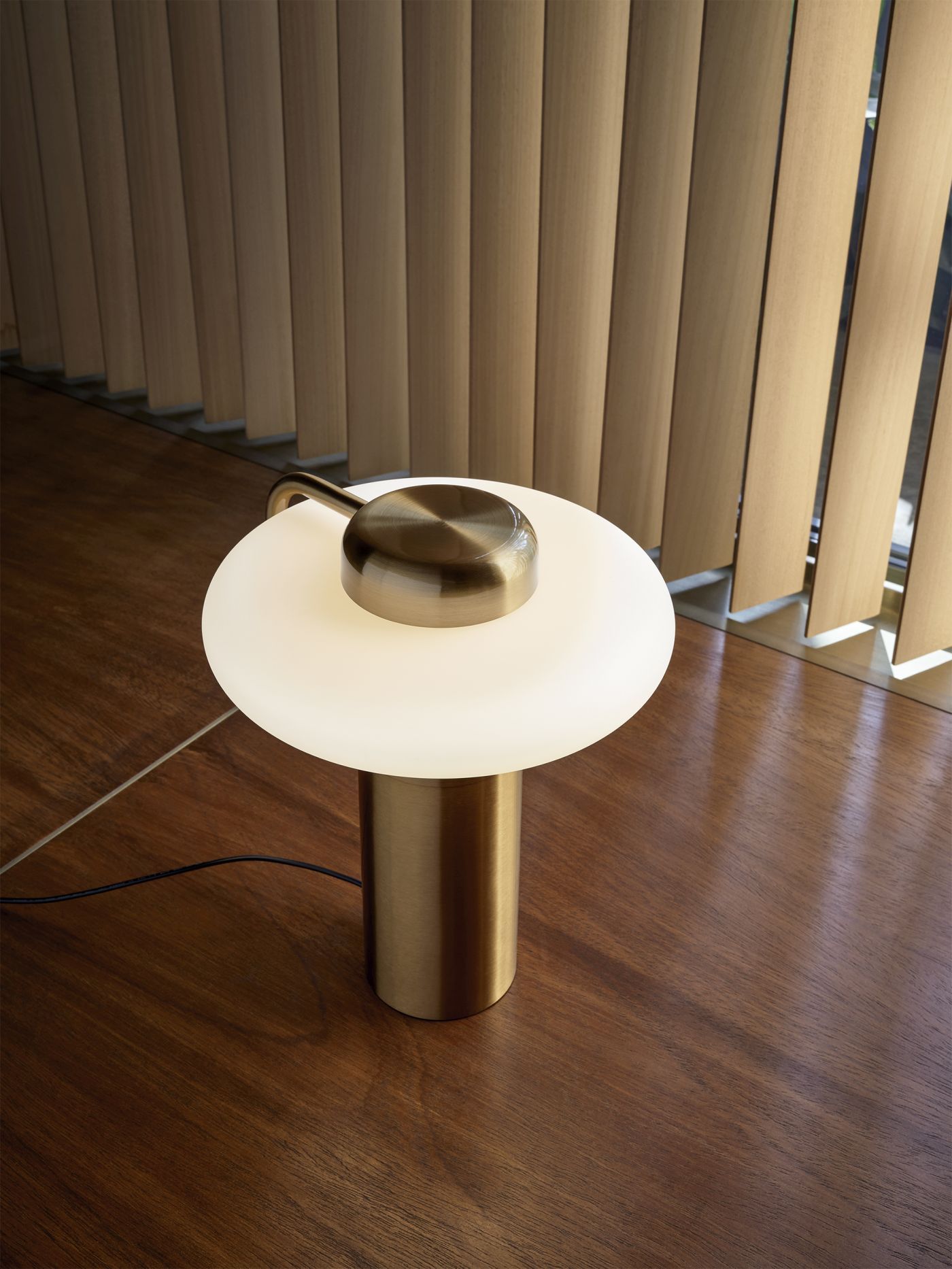 Tratto Lampe de table noir Kdln