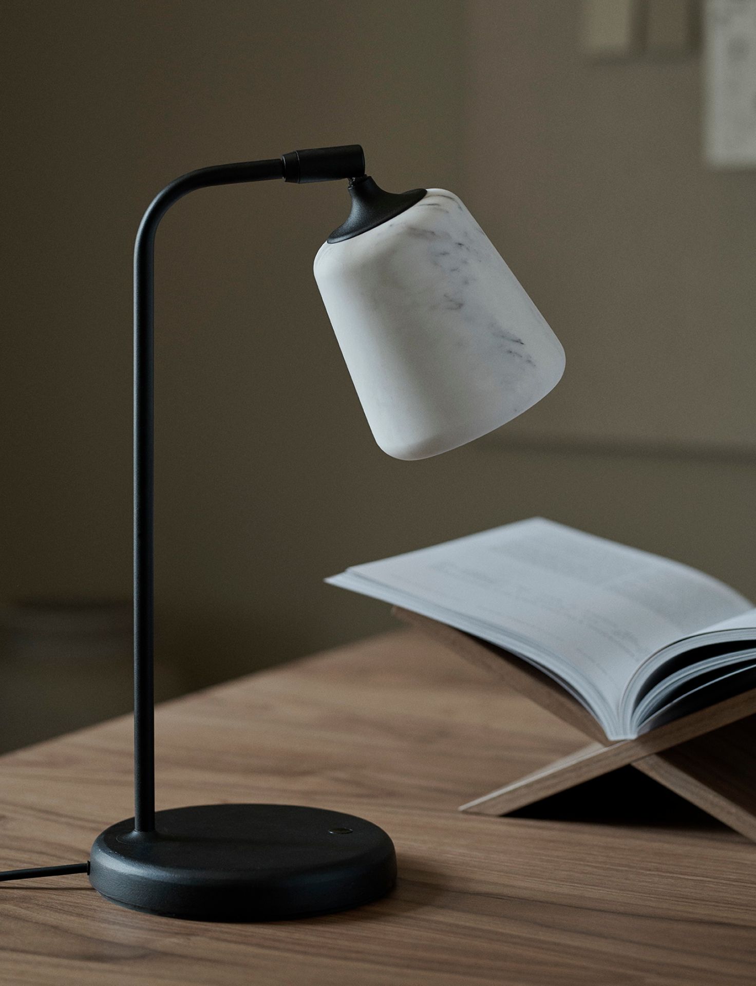 Material Table Lamp "Black Sheep Edition" lampe de table New Works