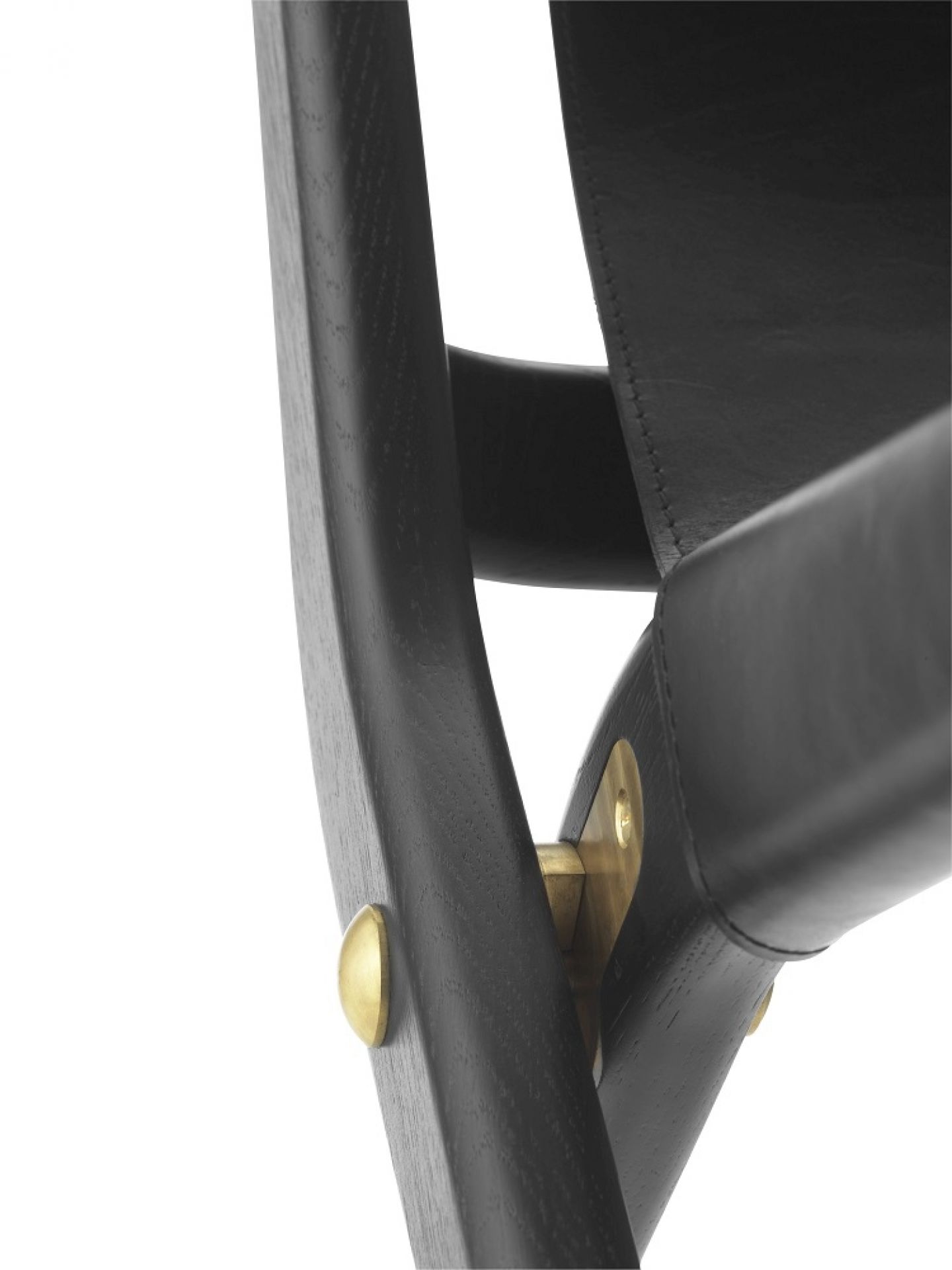 Saxe Chaise chêne teinté noir - cuir noir de Lassen