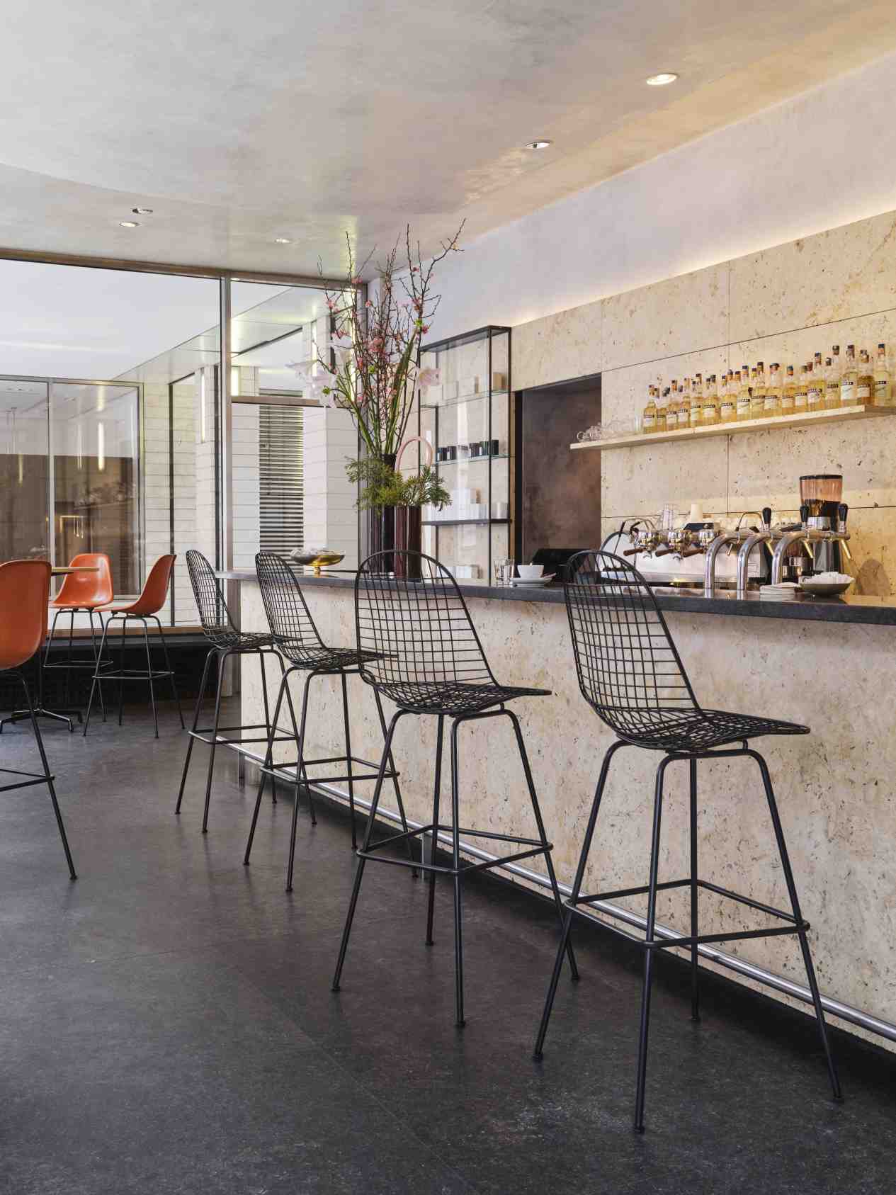 Eames Wire Bar Stool Tabouret de bar haut Vitra 