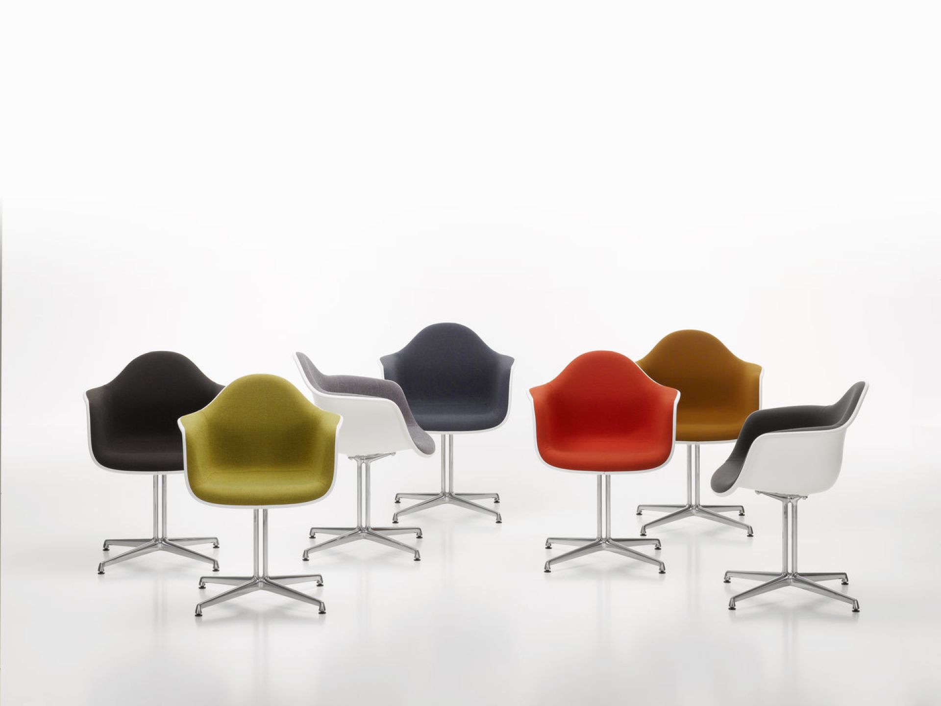 Eames Plastic Arm Chair DAL Chaise entièrement rembourrée Vitra