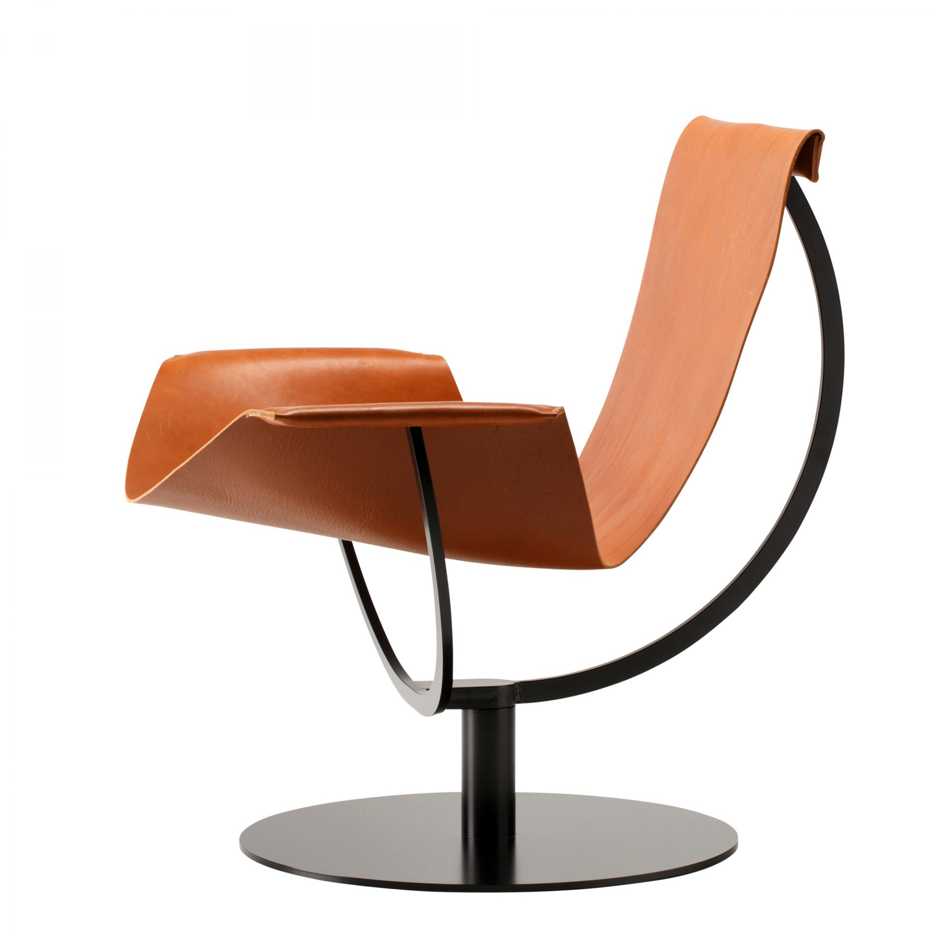 Favius Arch Chair fauteuil peau de vache cognac Favius 