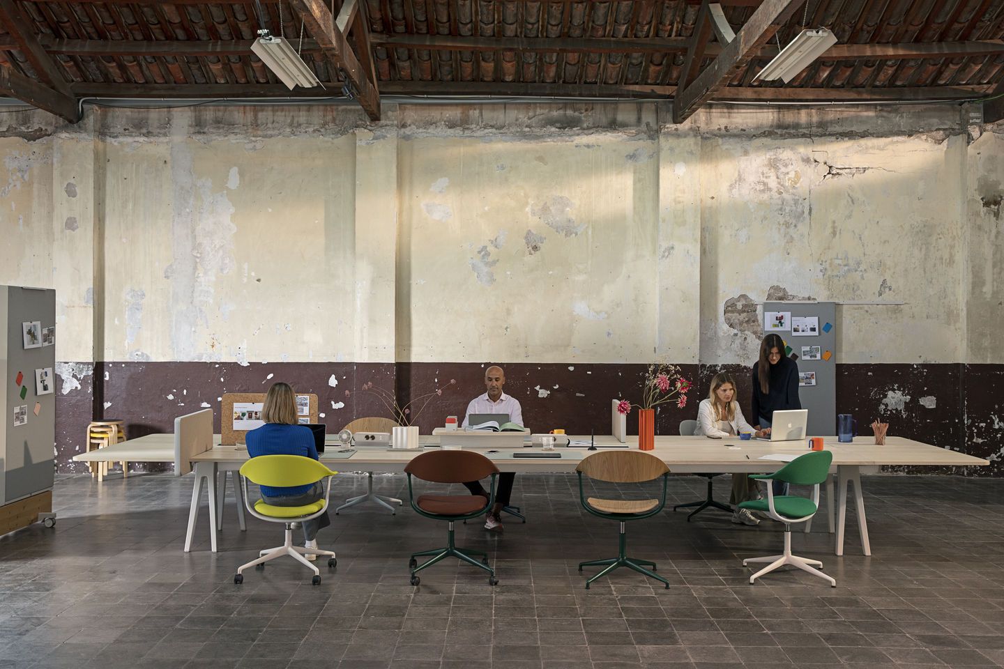 Mynt dossier et assise plastique Chaise de bureau Vitra