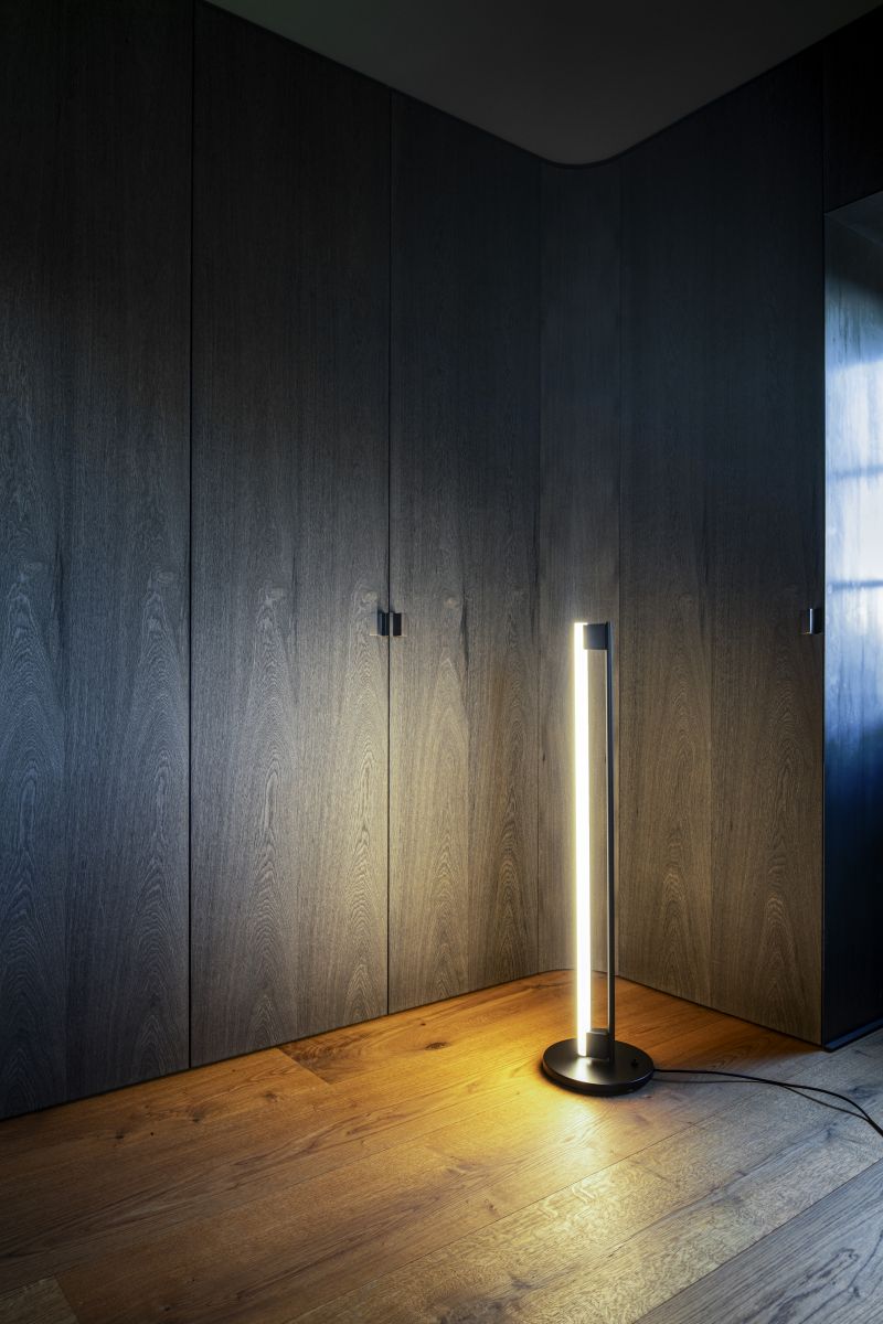 Lampadaire Tube Light NOIR ClassiCon – QUICK SHIP