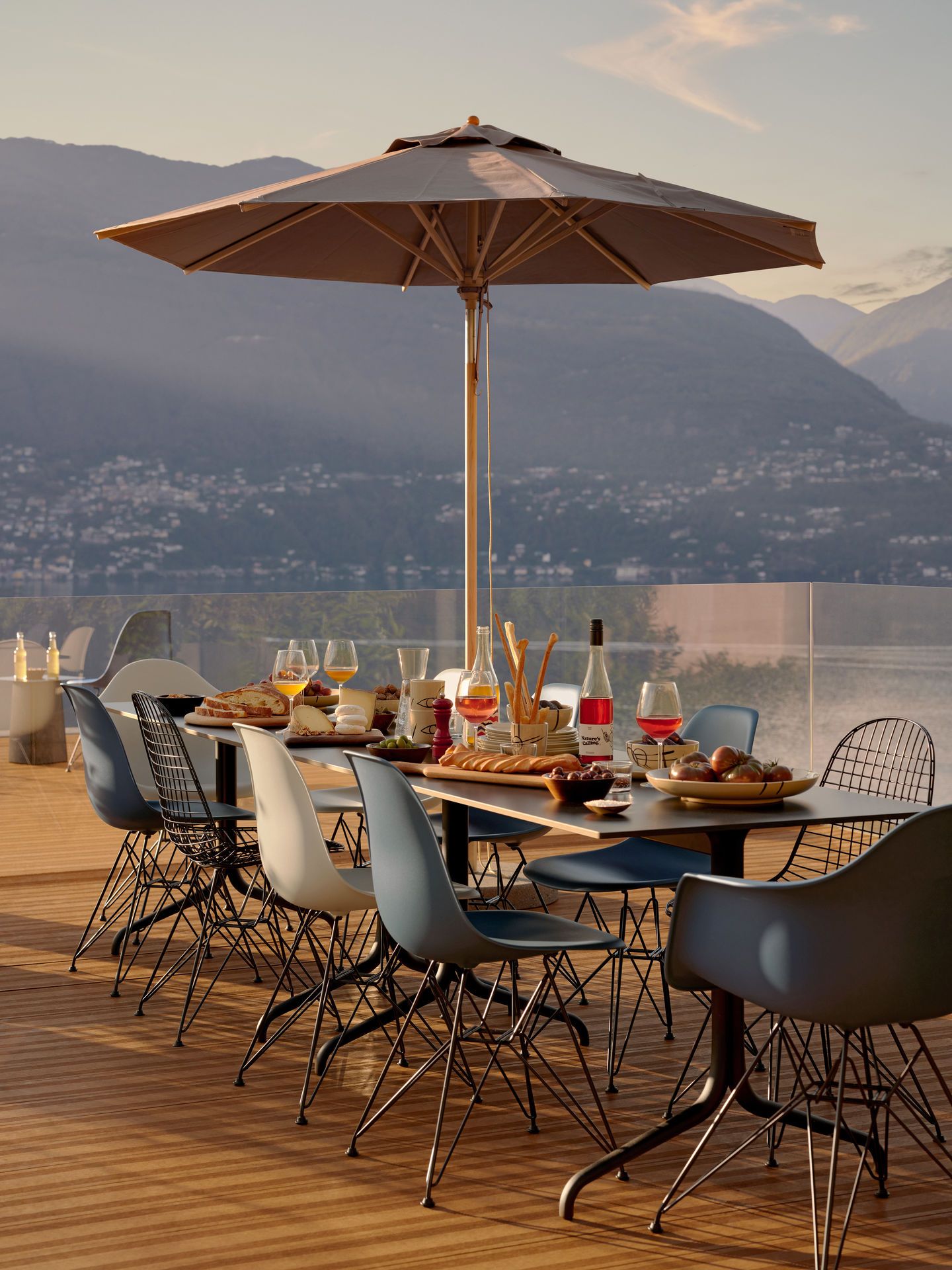 Eames Plastic Armchair DAR chaise Vitra