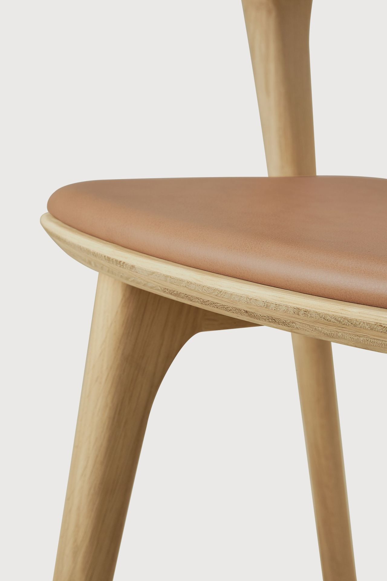 Chaise Bok chêne laqué - cuir Sienna Ethnicraft