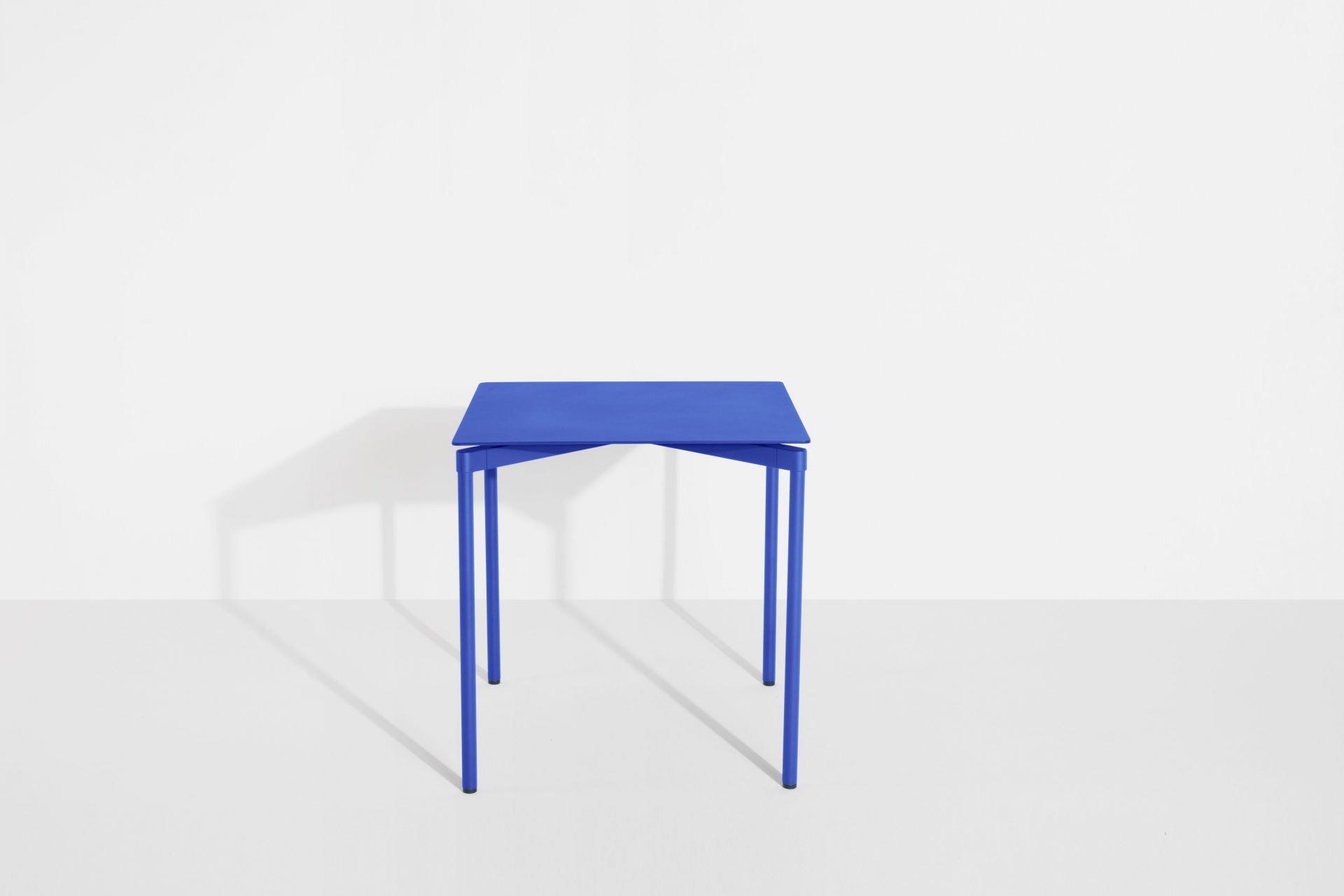 Fromme Dining Table Square Table de salle à manger carrée Petite Friture Bleu Fromme Dining Table Square Table de salle à manger carrée Petite Friture Bleu