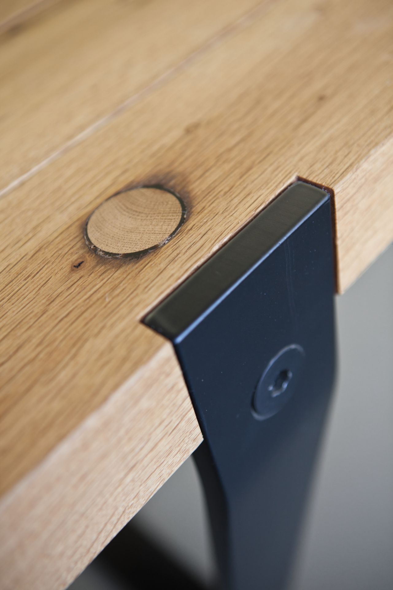 BB 11 Clamp table chêne brûlé Janua 