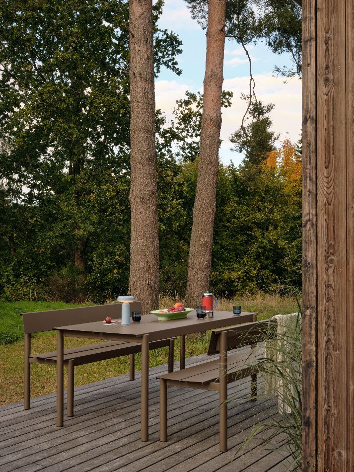 Linear Steel Bench Banc d'extérieur avec dossier 110x34 cm Muuto 