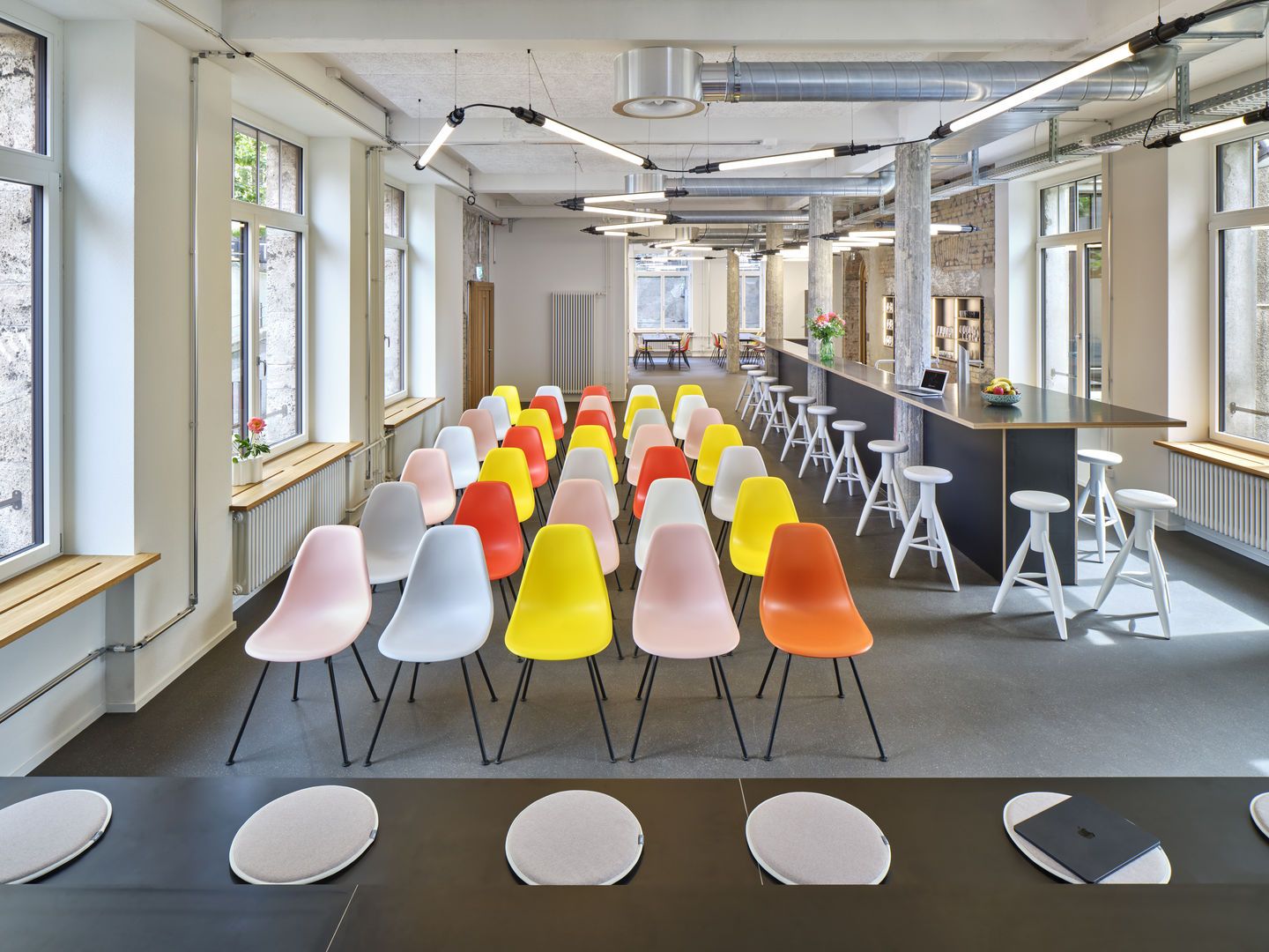 Eames Plastic Side Chair DSX chaise Vitra