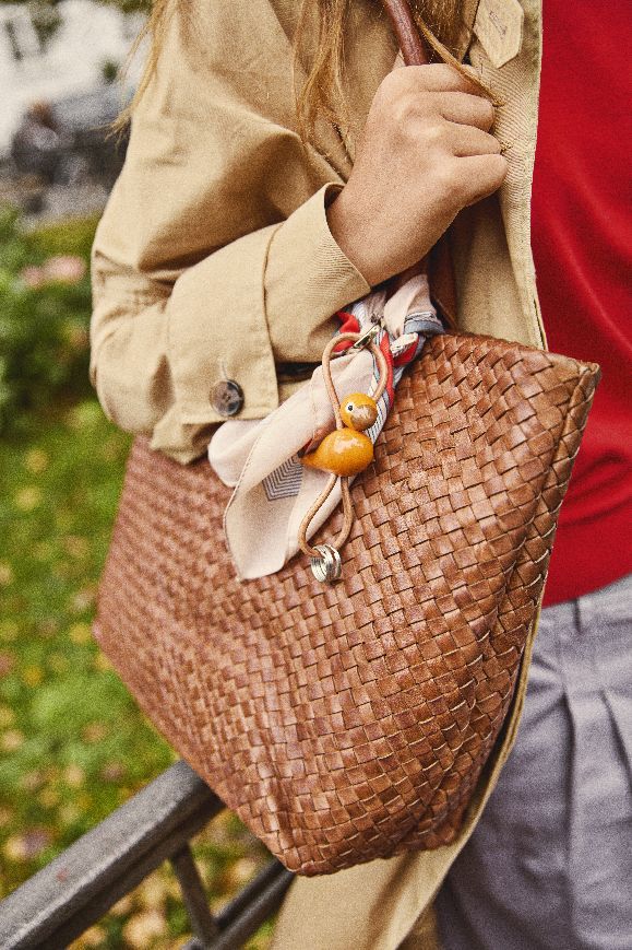 Oiseau rouge/orange Porte-clés métal argenté avec cuir naturel Kay Bojesen