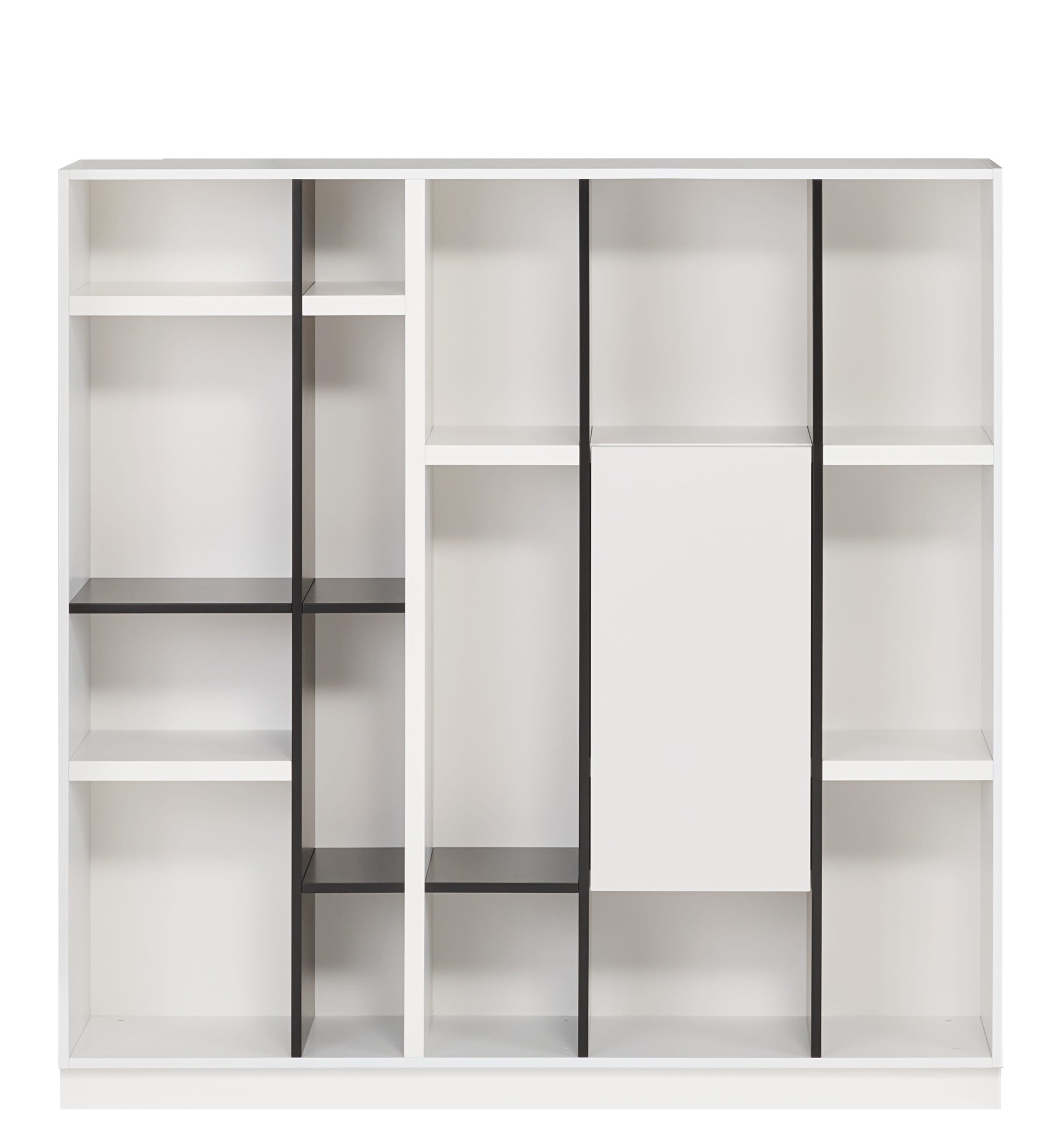 Weißes Plaid Regal von Schönbuch, H 120 cm, mit offenen Fächern und schwarzen Akzenten.