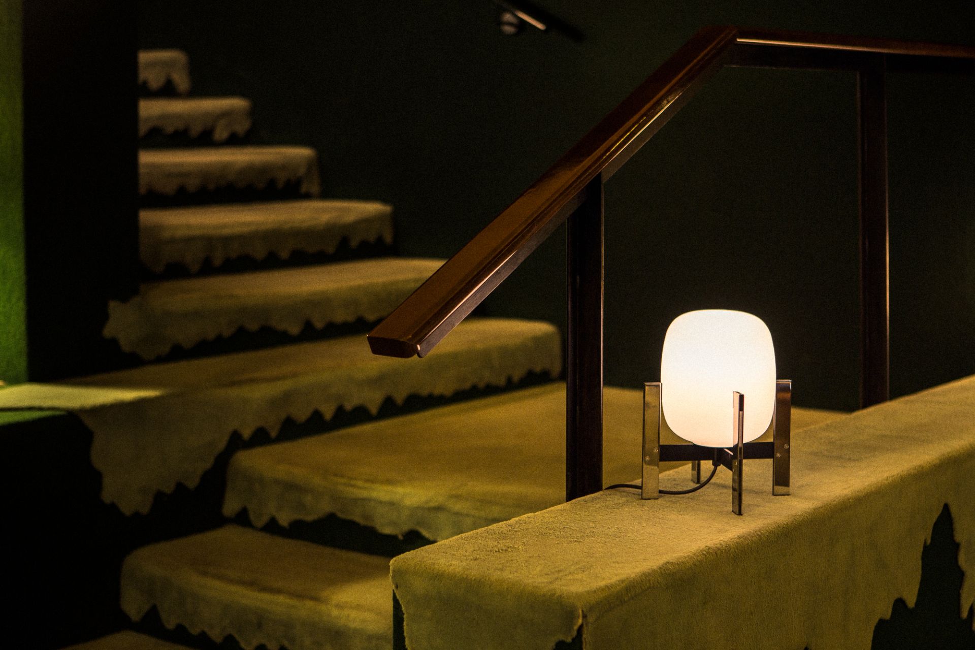 Cestita Metálica lampe de table / lanterne de table Santa & Cole
