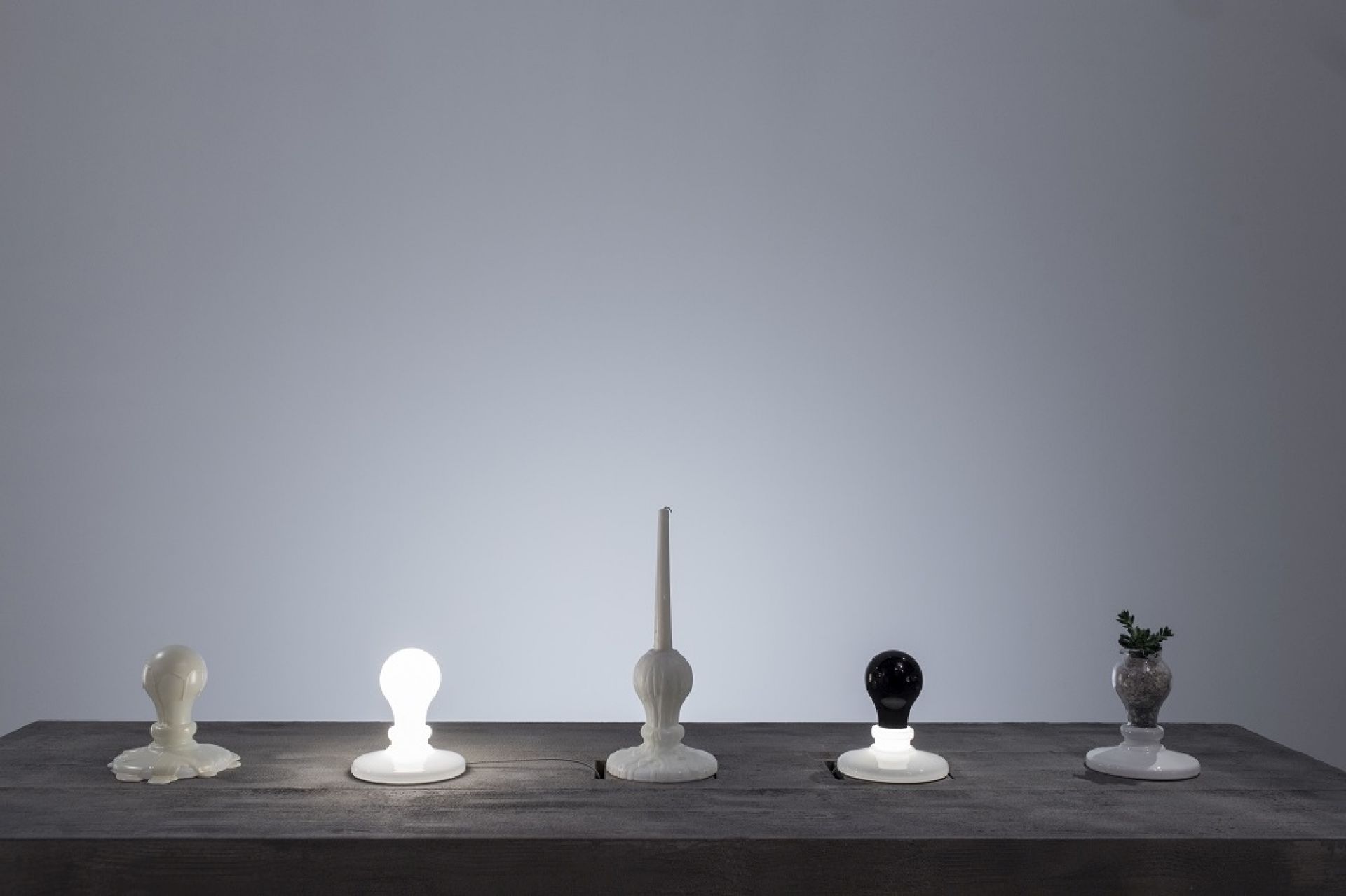 Light Bulb Tavolo LED Lampe de table Foscarini