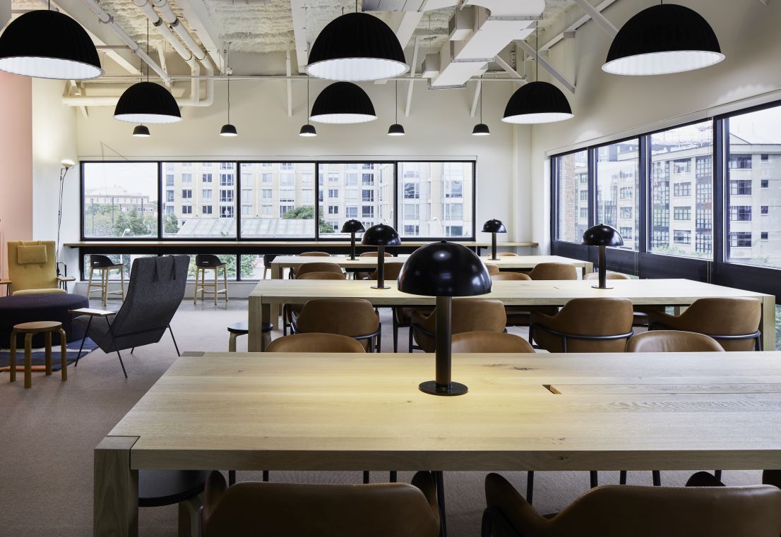 TA22 Holborn table e15