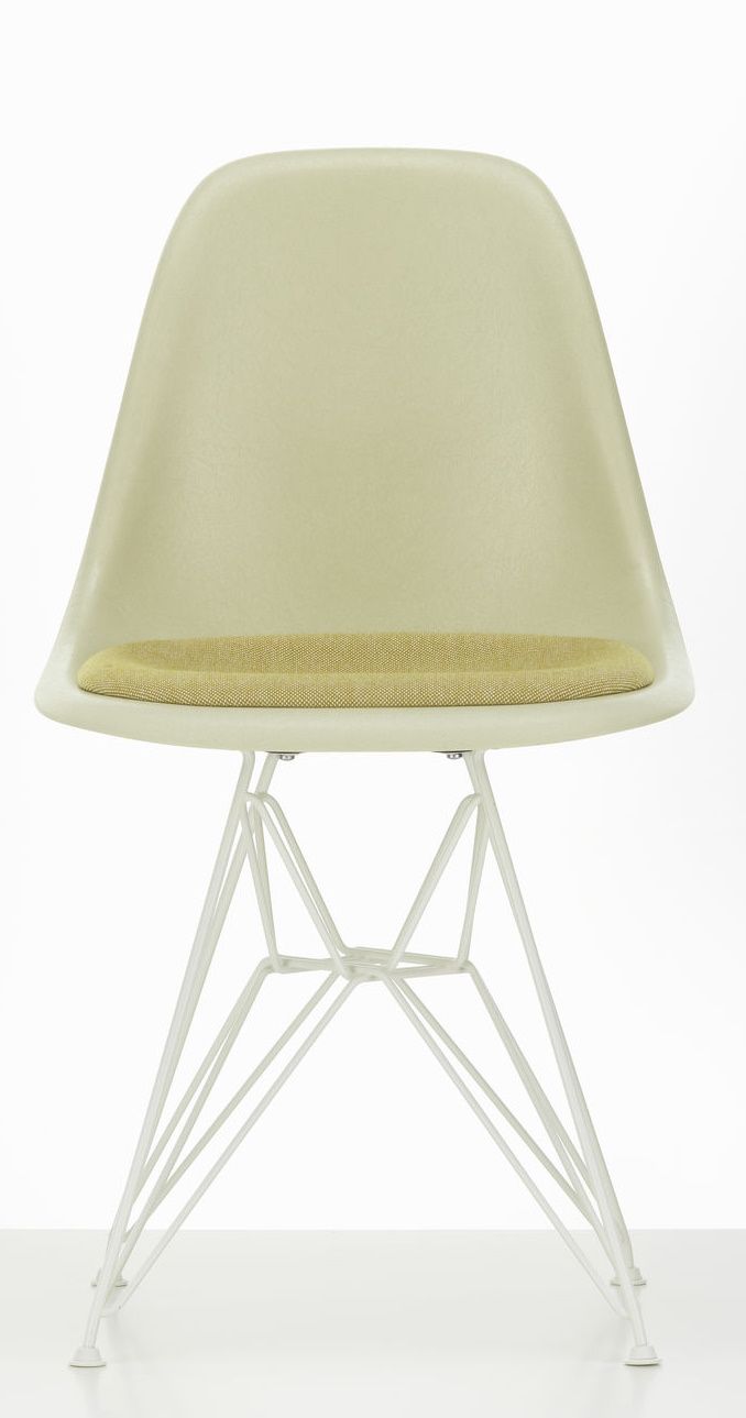 Eames Fiberglass Chair DSR chaise avec coussin d'assise Vitra