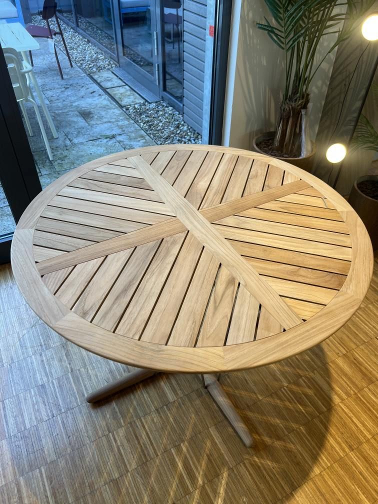 Embrace Combinaison de table Outdoor Carl Hansen & Søn PIÈCE D'EXPOSITION