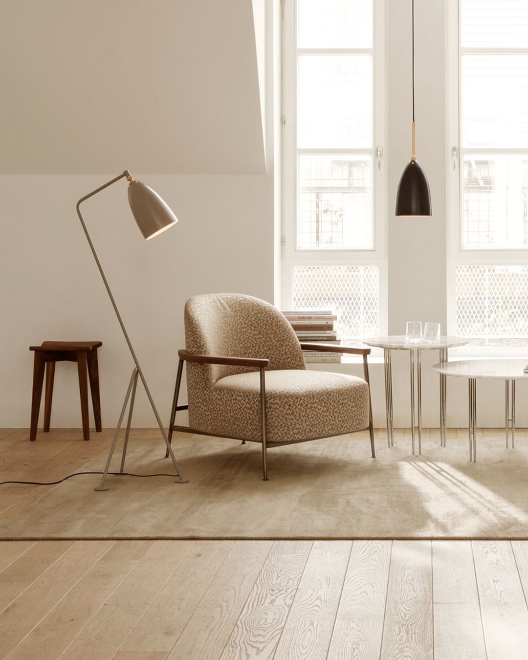 Gräshoppa / Grashoppa lampadaire Gubi