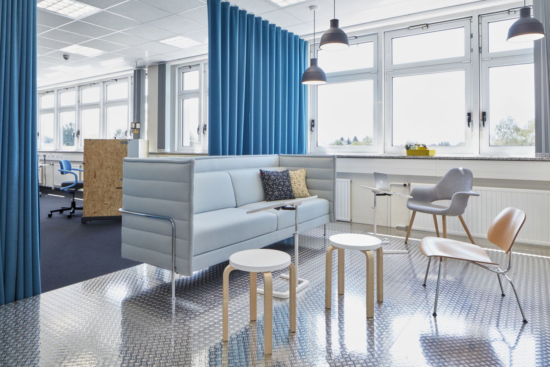 Plywood Group LCM Chaise Vitra