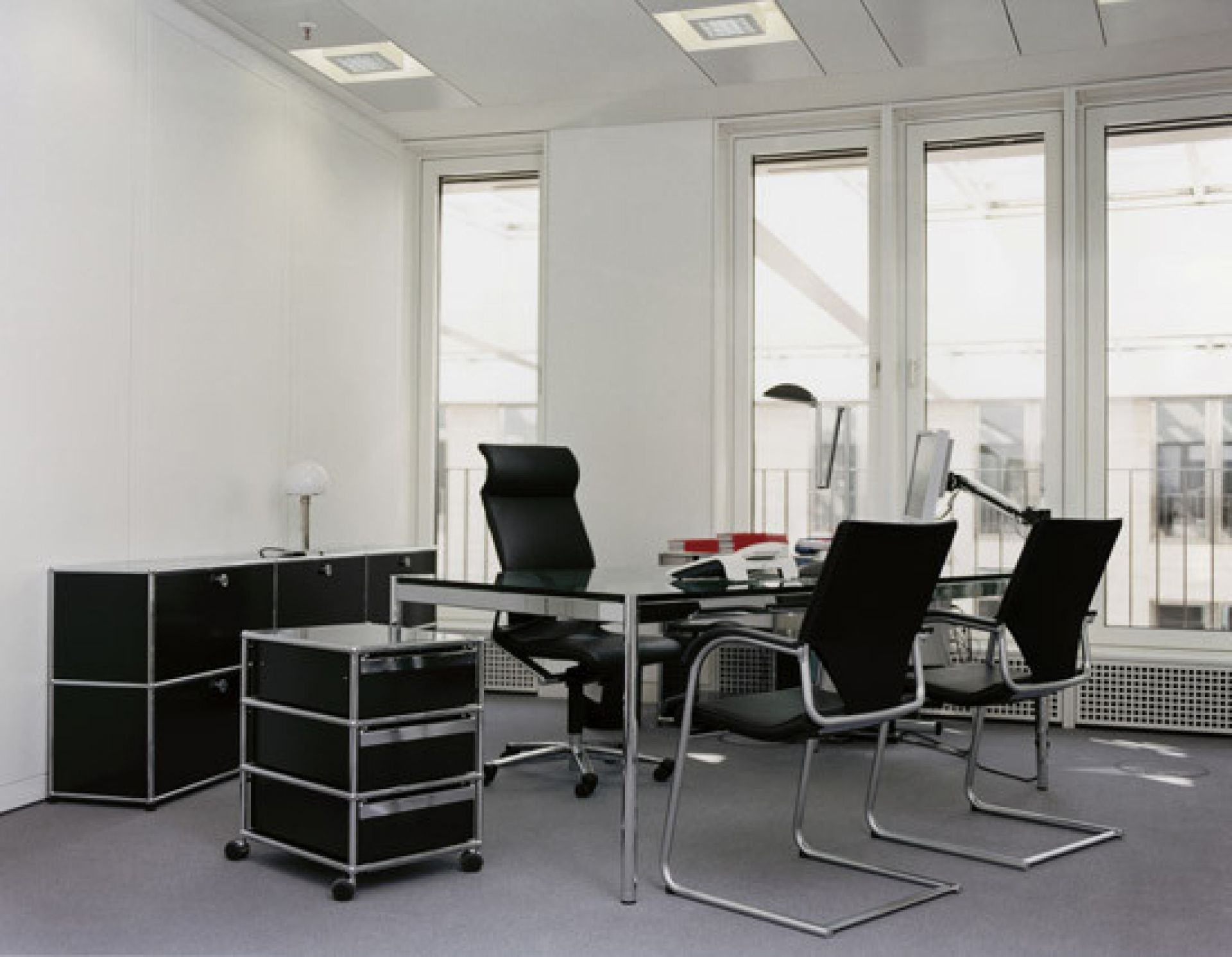 USM Haller Table 150 x 75 cm perle gris QUICK SHIP