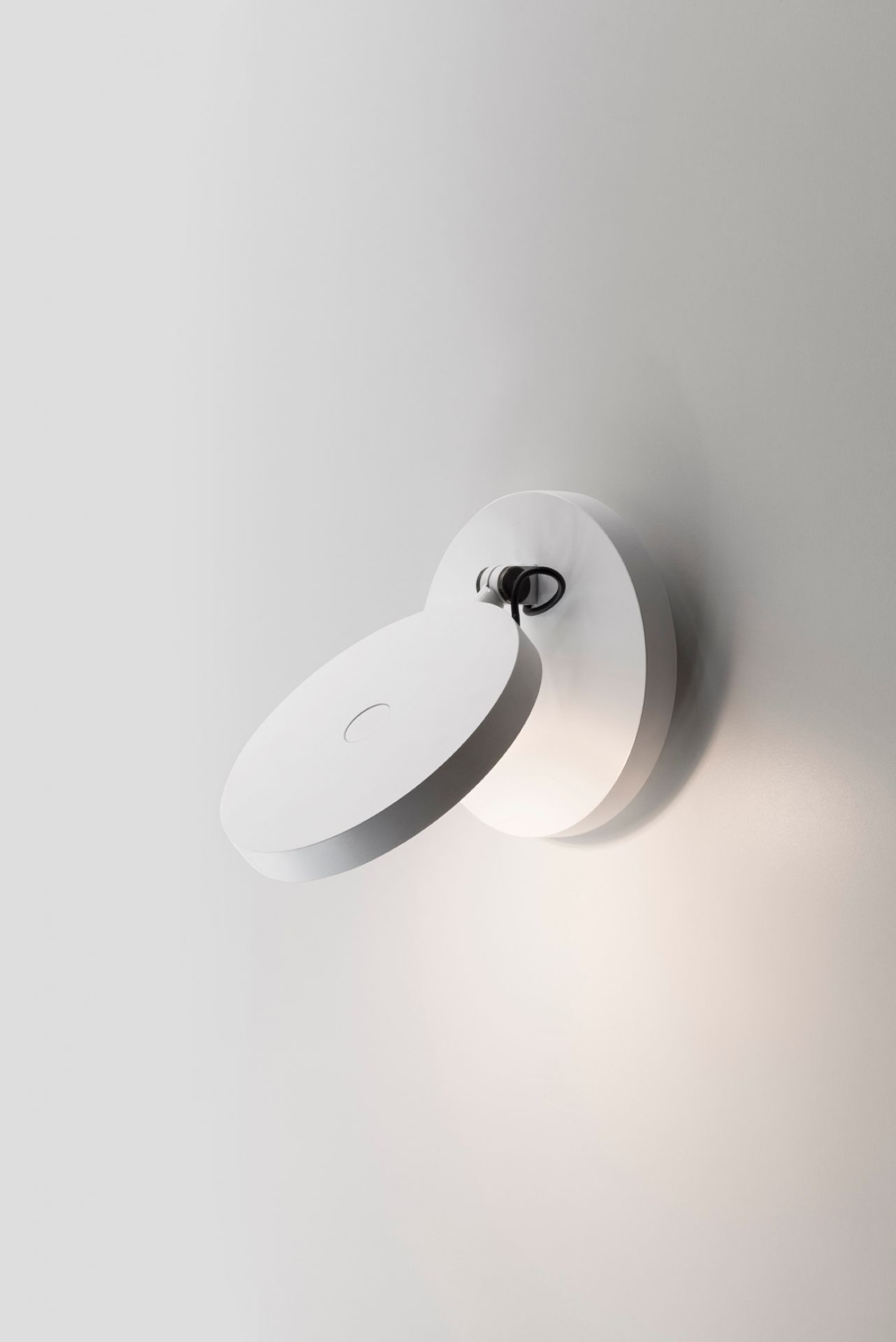 Demetra Faretto Applique murale sans interrupteur gris anthracite Artemide OFFRE SPECIALE