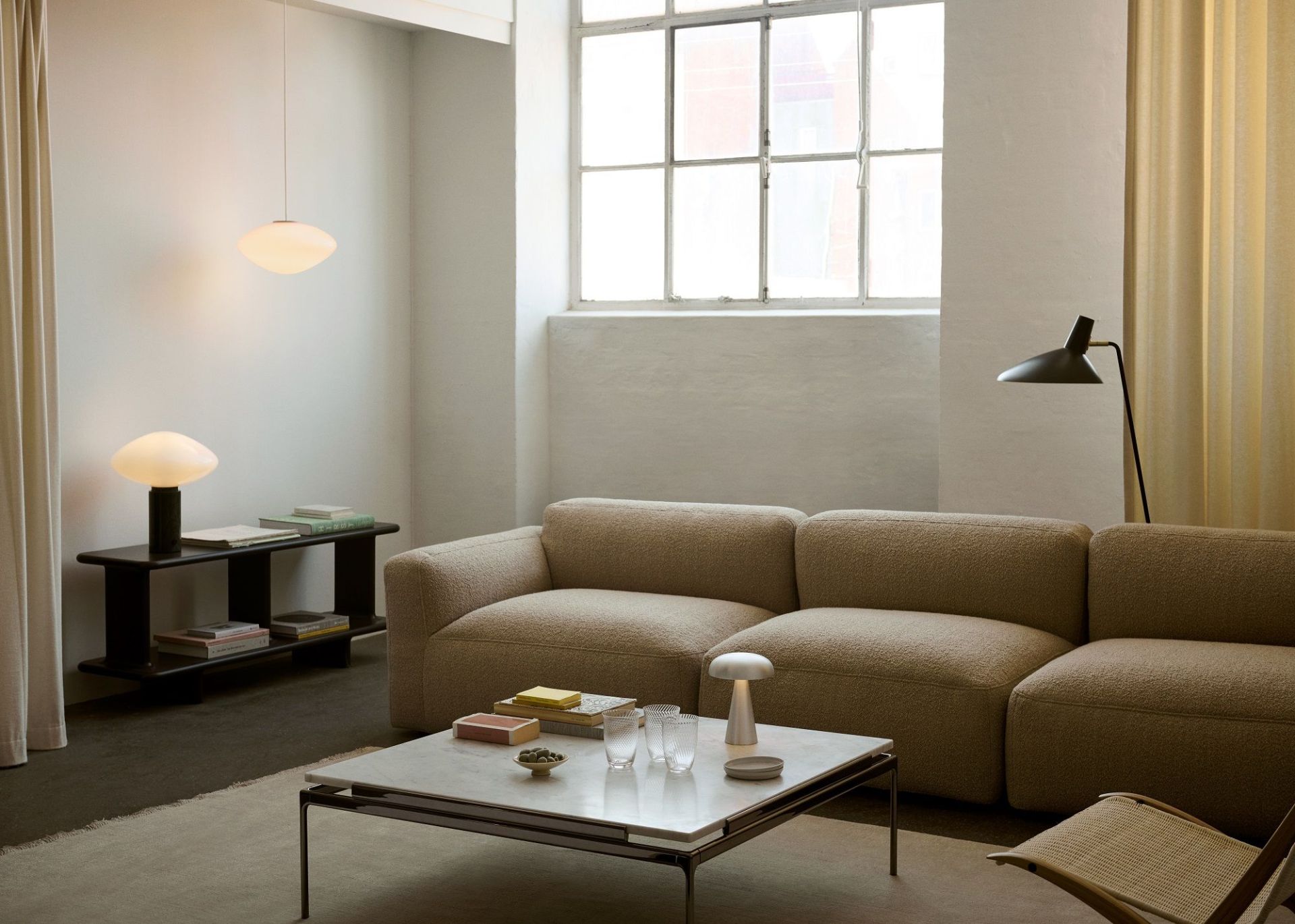 Tripod HM8 Floor lamp Lampadaire AndTradition