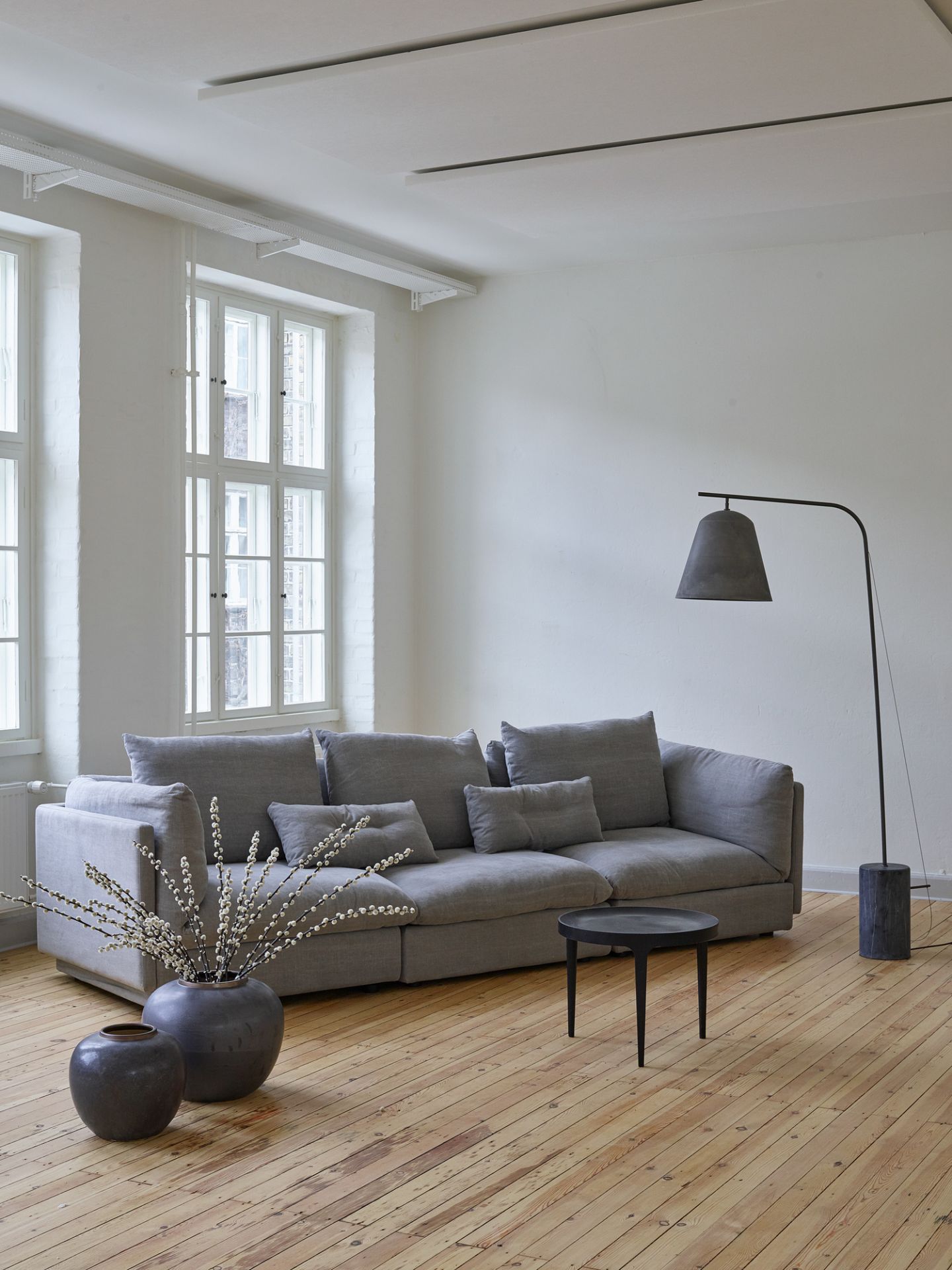 Lampadaire Line Two Floor Lamp blanc NORR11