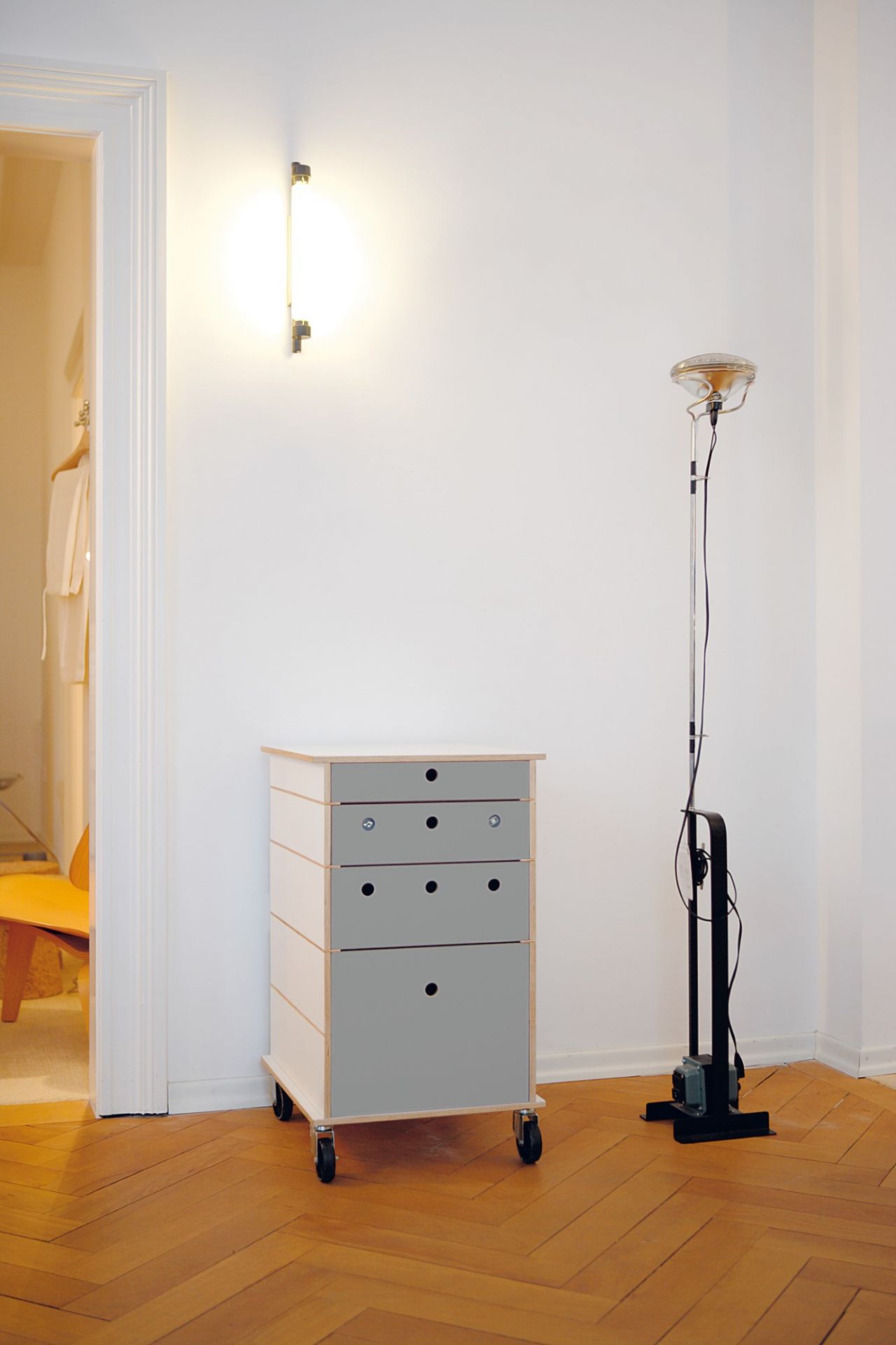 Lader Commode Nils Holger Moormann