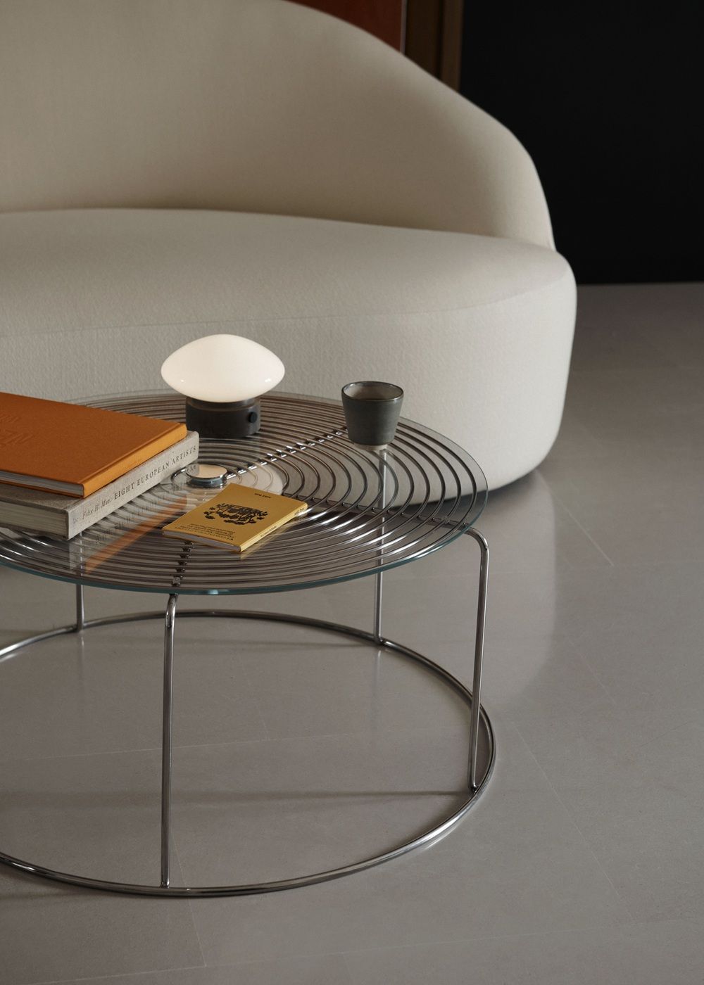 Table basse Wire avec plateau en verre AndTradition