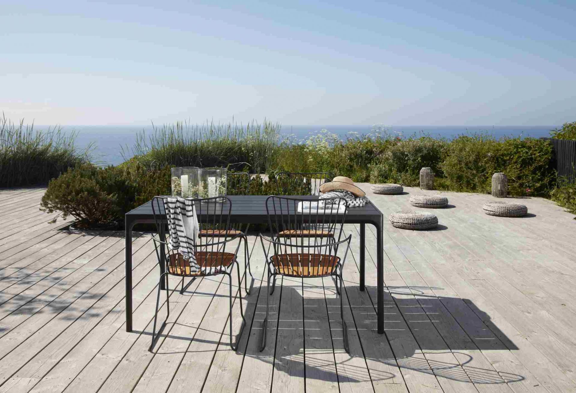 Four Dining table Outdoor Table à manger Houe