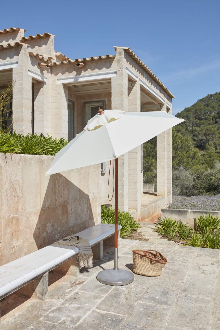 Capri Umbrella Foot Parasol pied Skagerak by Fritz Hansen