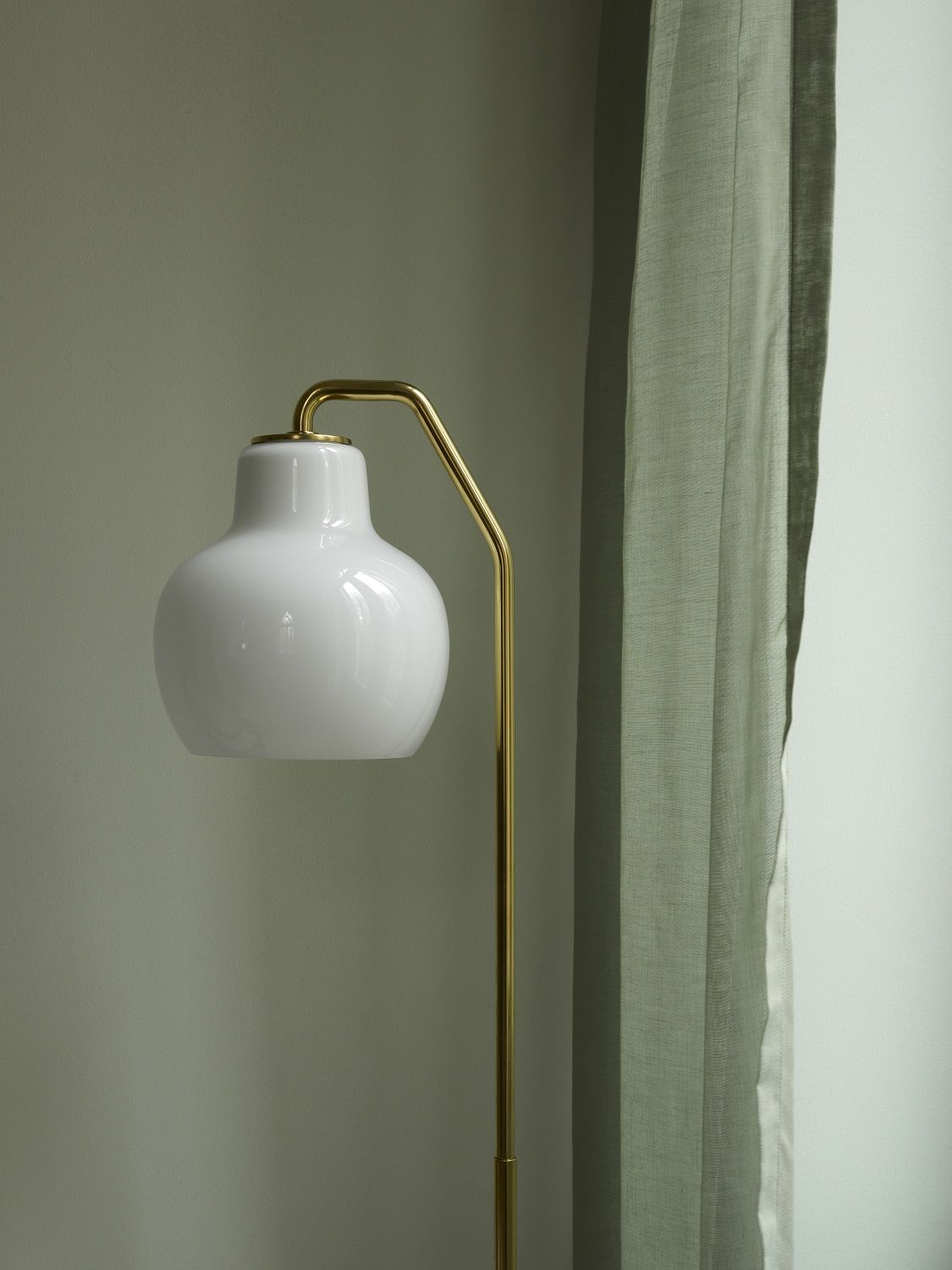 VL Ring Crown Floor lamp Lampadaire Louis Poulsen 