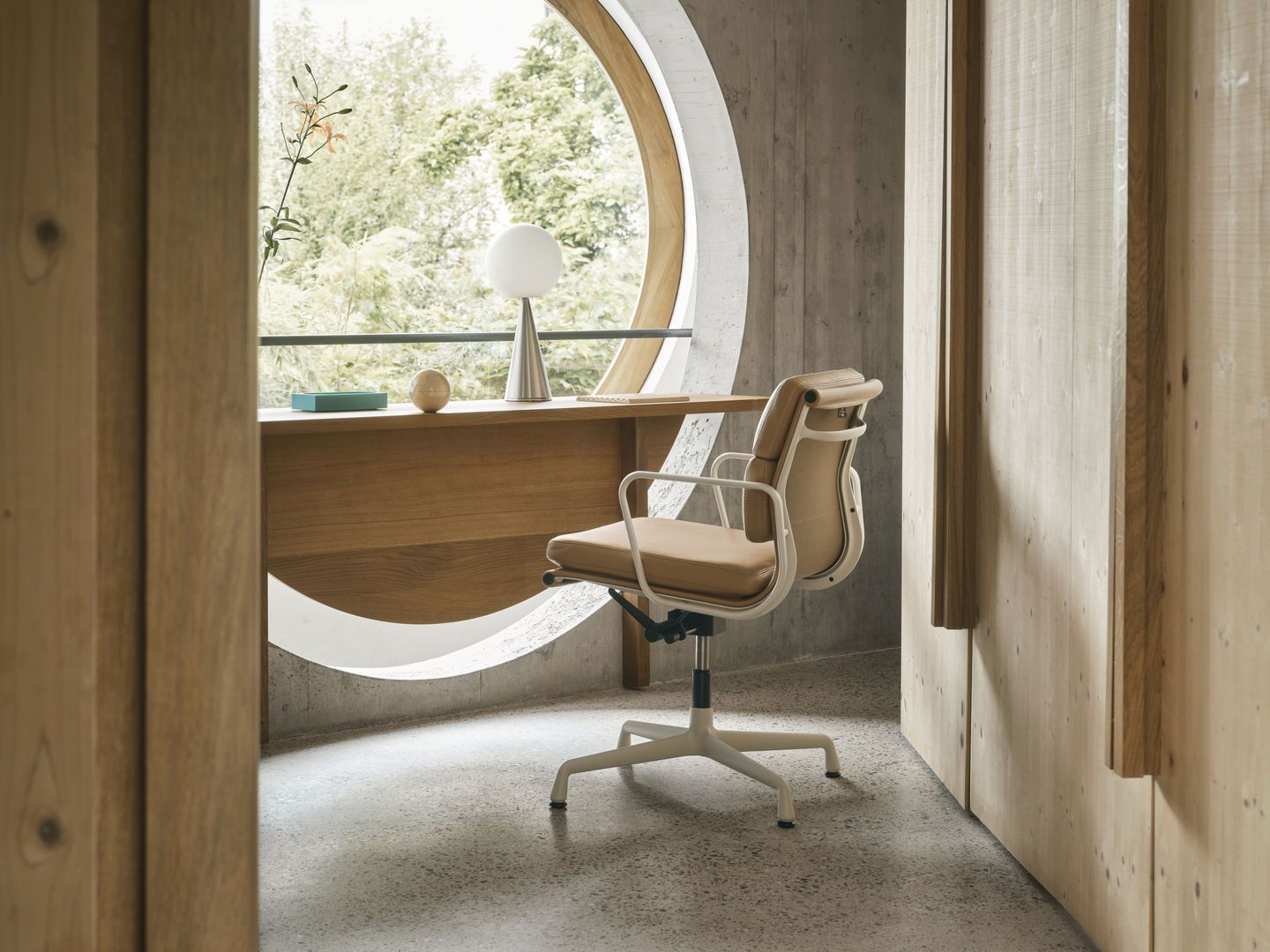 Soft Pad Chair EA 231 / EA231 Chaise Vitra