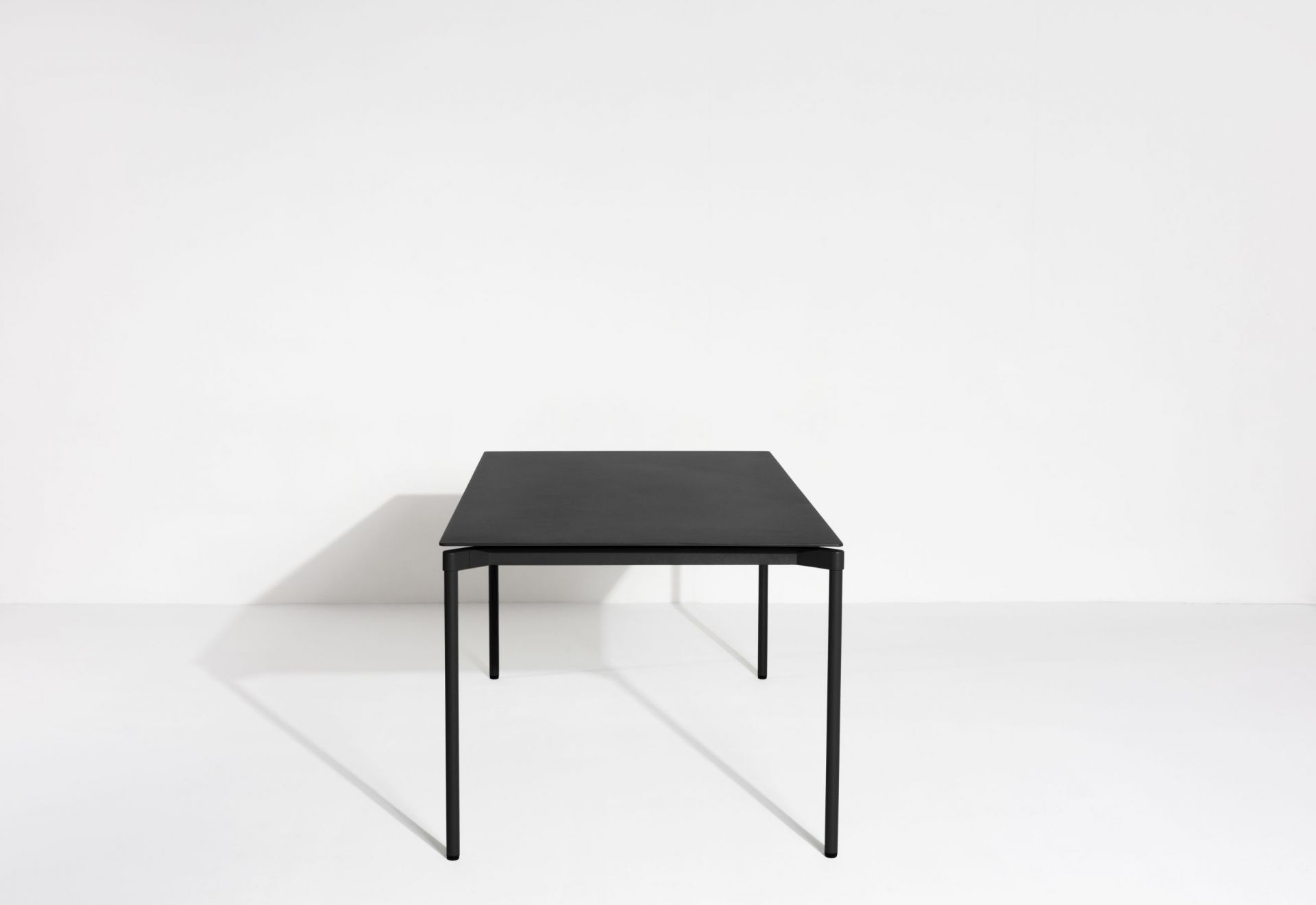 Fromme Dining Table Rectangulaire Table de salle à manger rectangulaire Petite Friture 