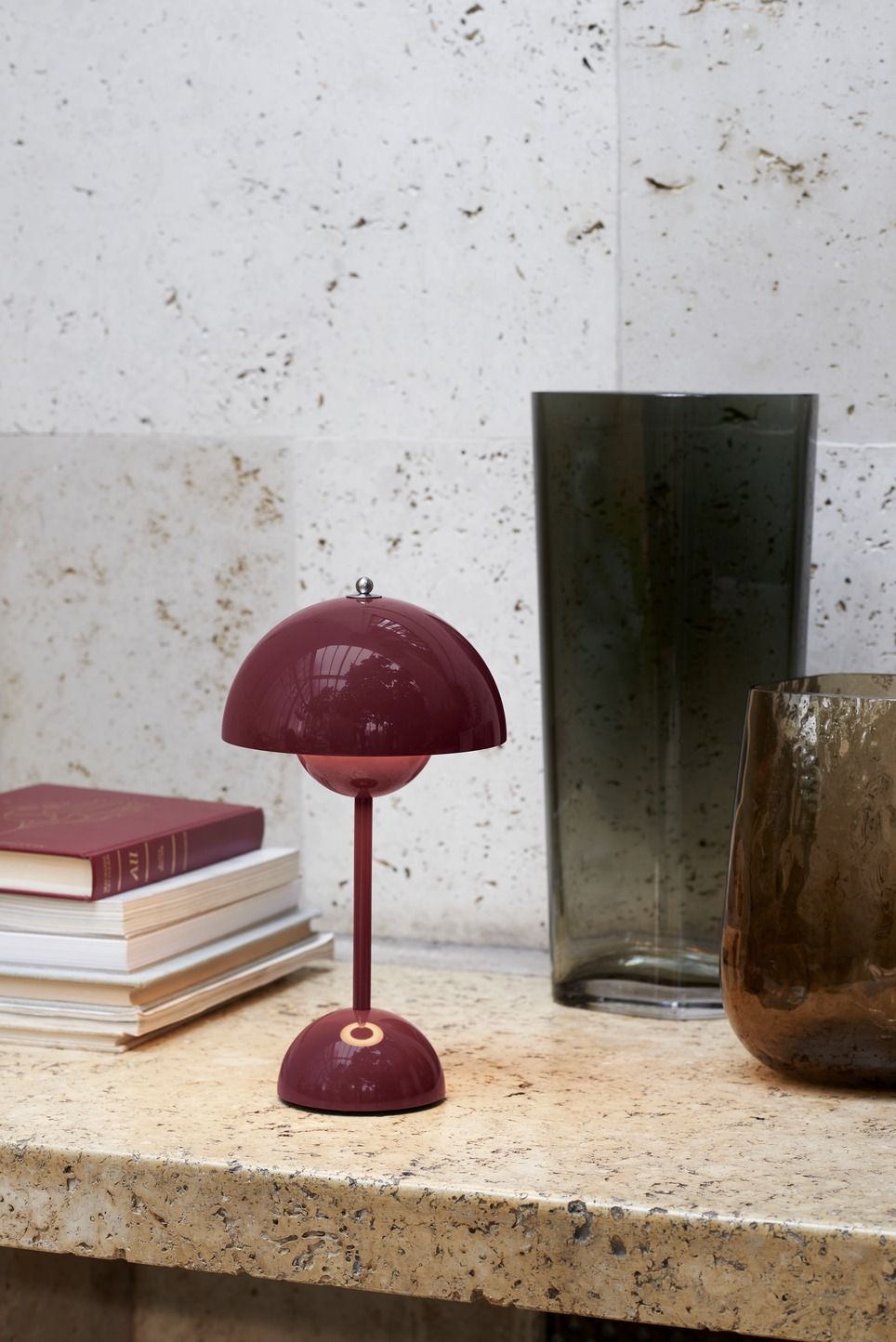 Flowerpot VP9 Portable Lampe à batterie / Lampe de table avec USB AndTradition Prune foncée