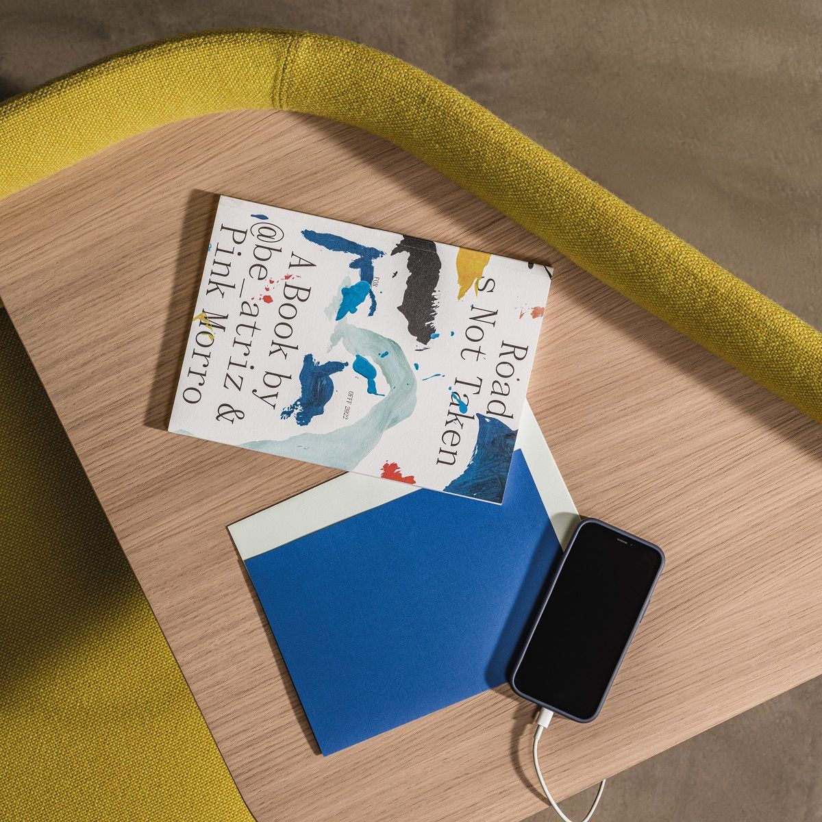 In Out Office ME2261 Table de bureau avec cloisons d'absorption acoustique Andreu World 