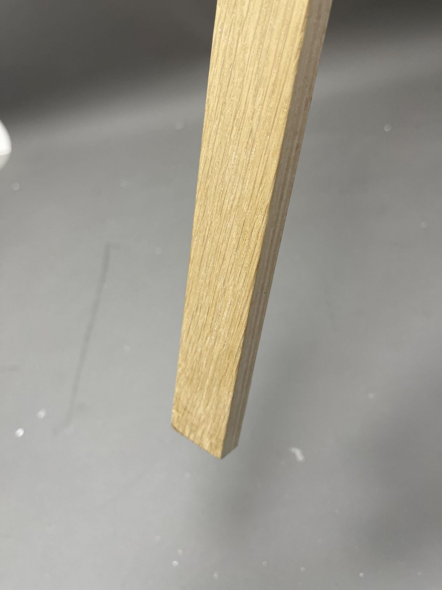 About a Stool AAS32 / AAS 32 Tabouret de bar BAS CHÊNE GRAISSÉ / MELANGE CREAM Hay EXEMPLE DE MANIÈRE 