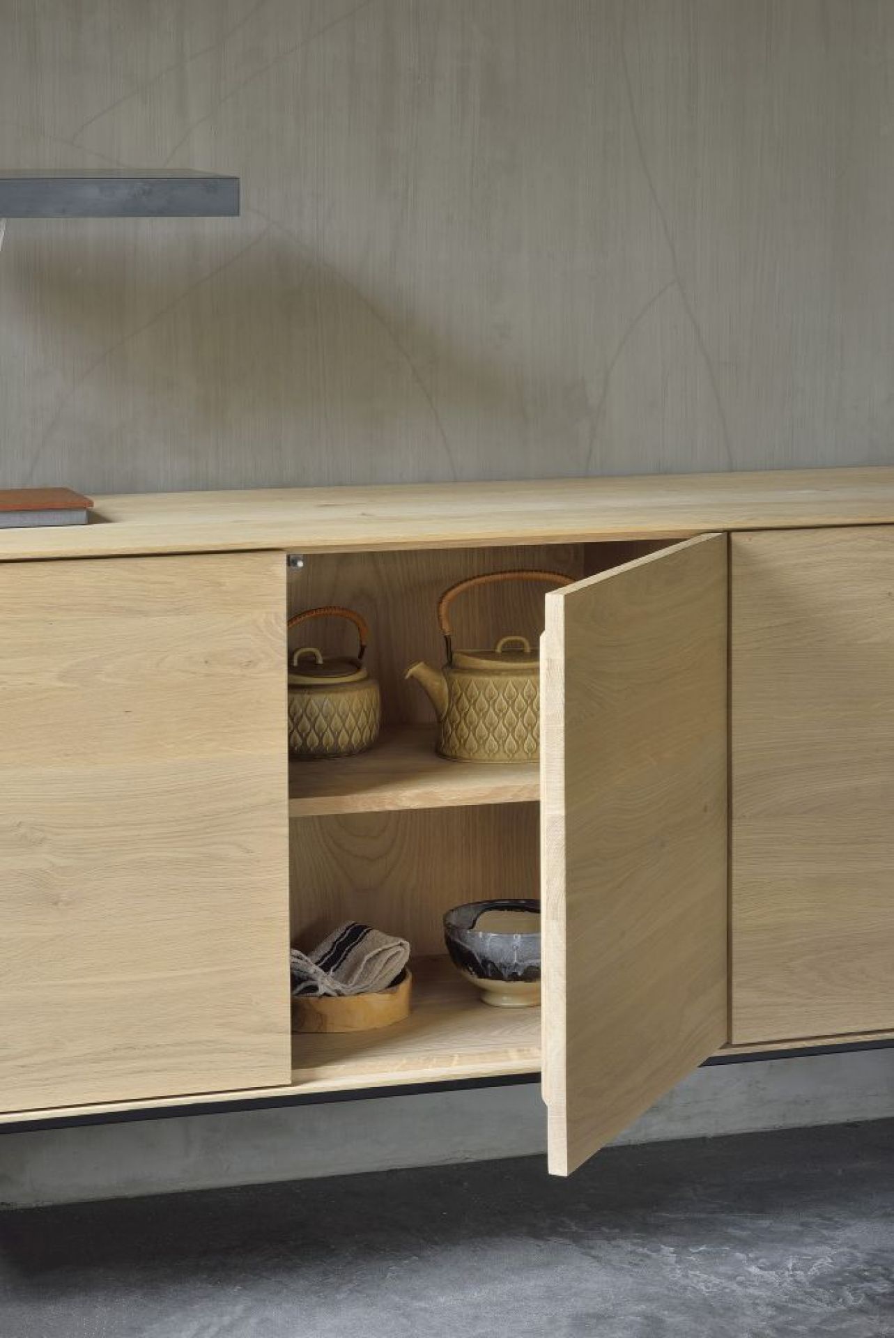Whitebird buffet en chêne Ethnicraft