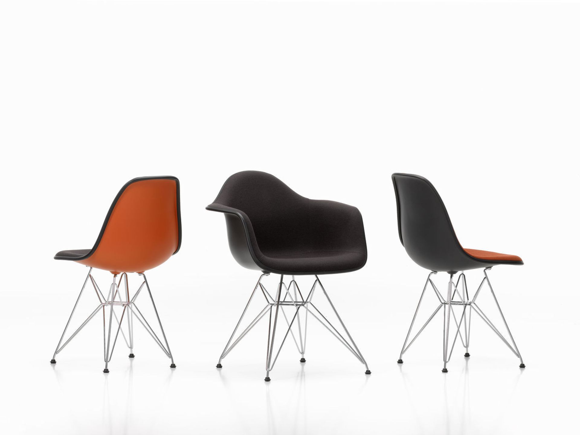 Eames Plastic Arm Chair DAR Chaise Entièrement rembourrée Vitra