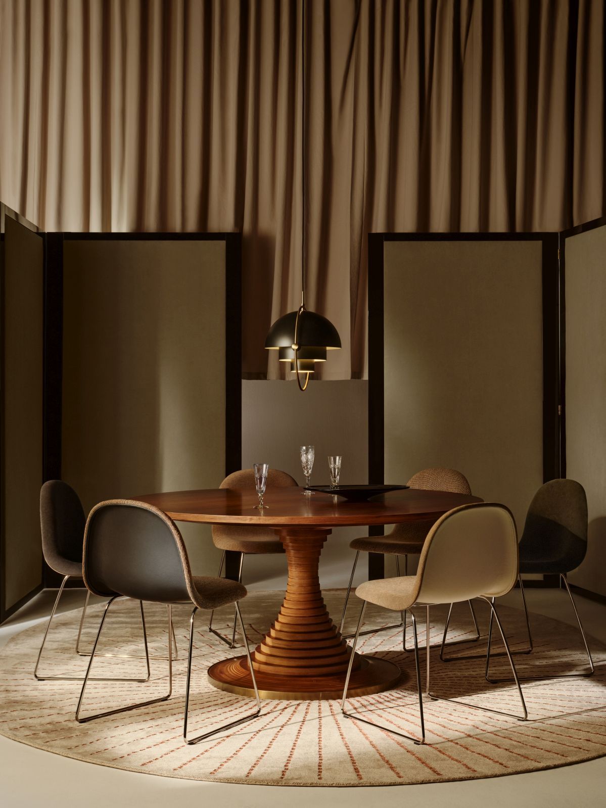 Tavolo a Dischi Table à manger Ø120cm Gubi