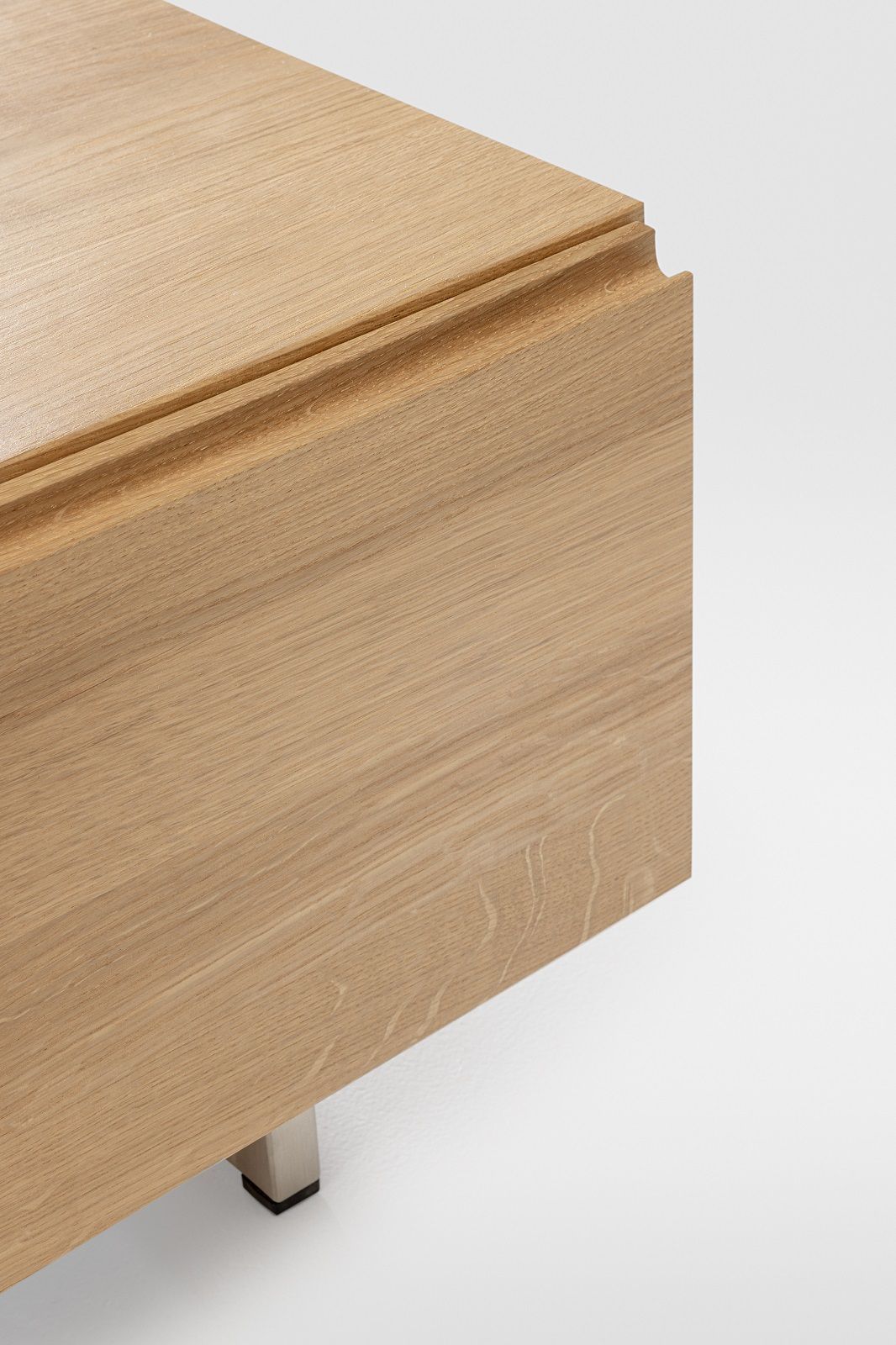 Podium Sideboard bois massif période
